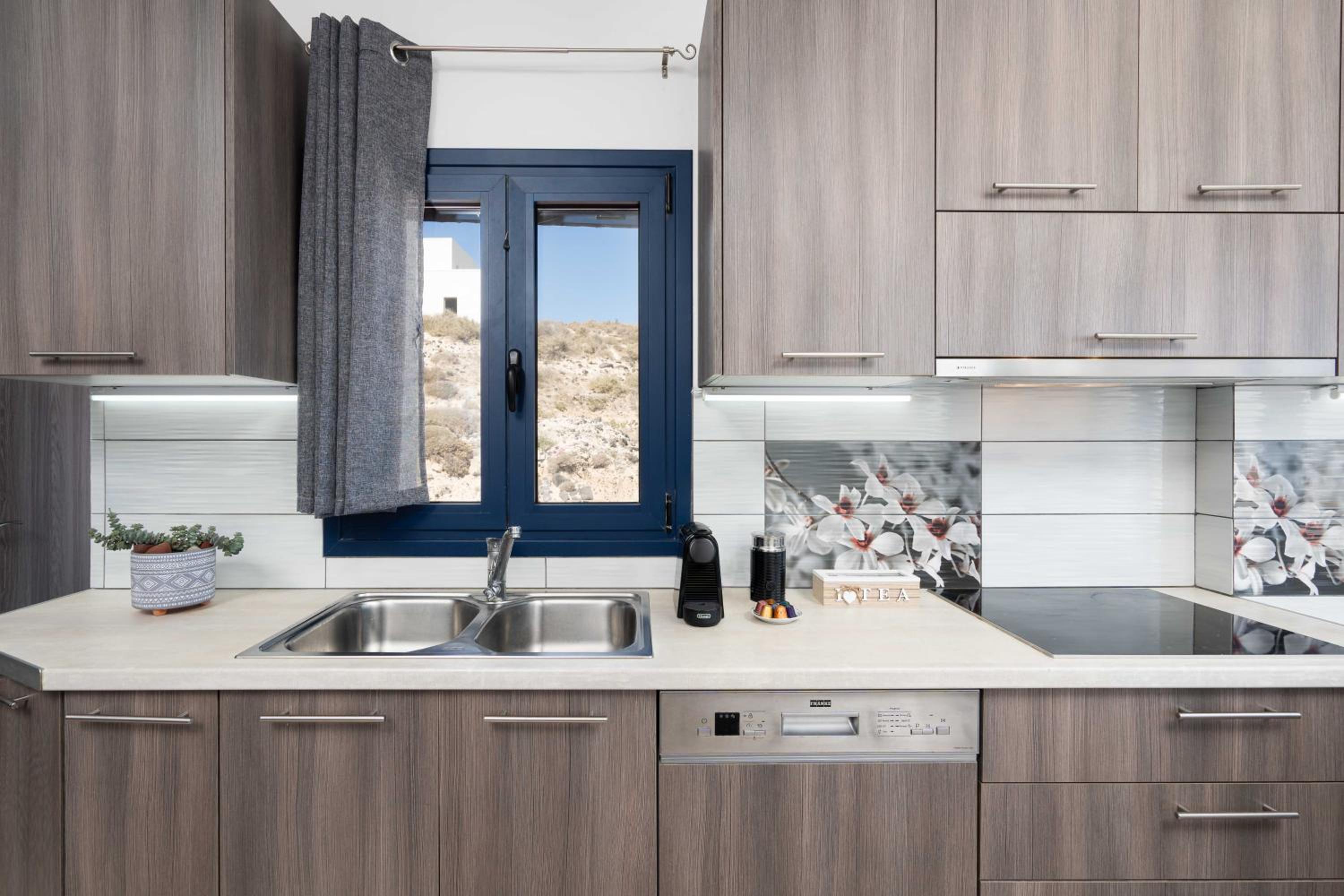 Caldera Heights Apartment