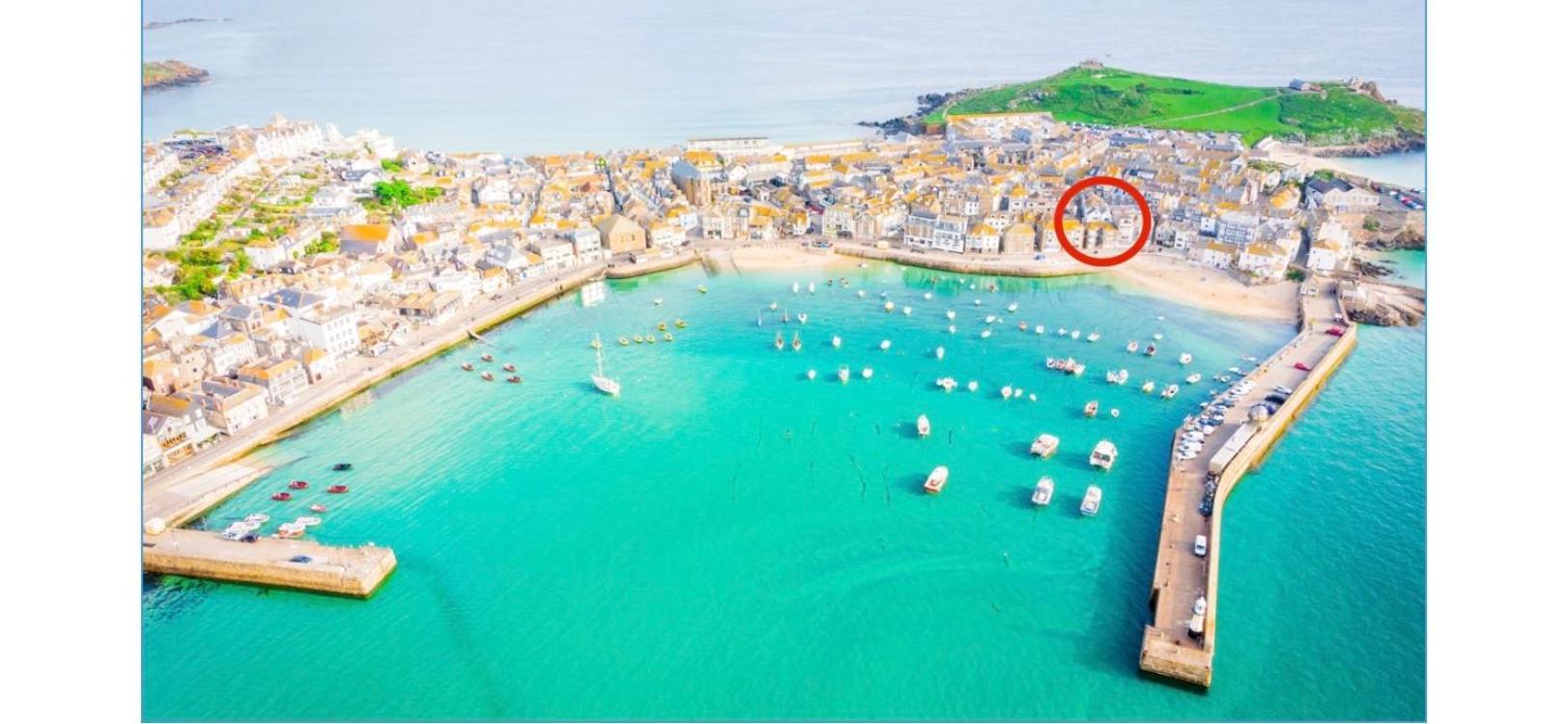 SMUGGLERS HIDE COTTAGE and separate but connecting SMUGGLERS CABIN - - In a beautifully renovated fishermans cottage - - HARBOUR VIEWS - - BEACH only 10 me, photo 24