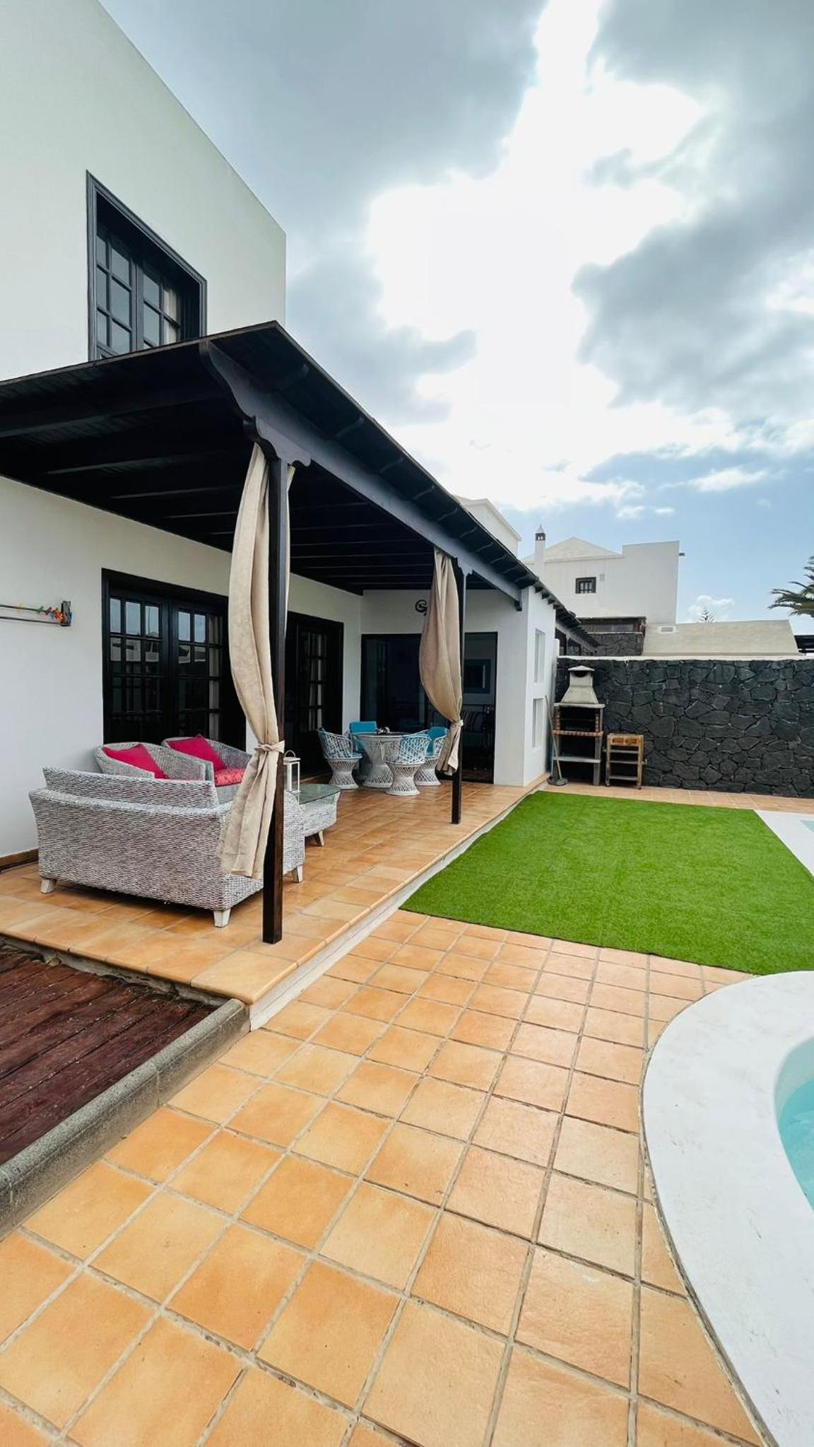 Lovely Villa Kiluka heated pool