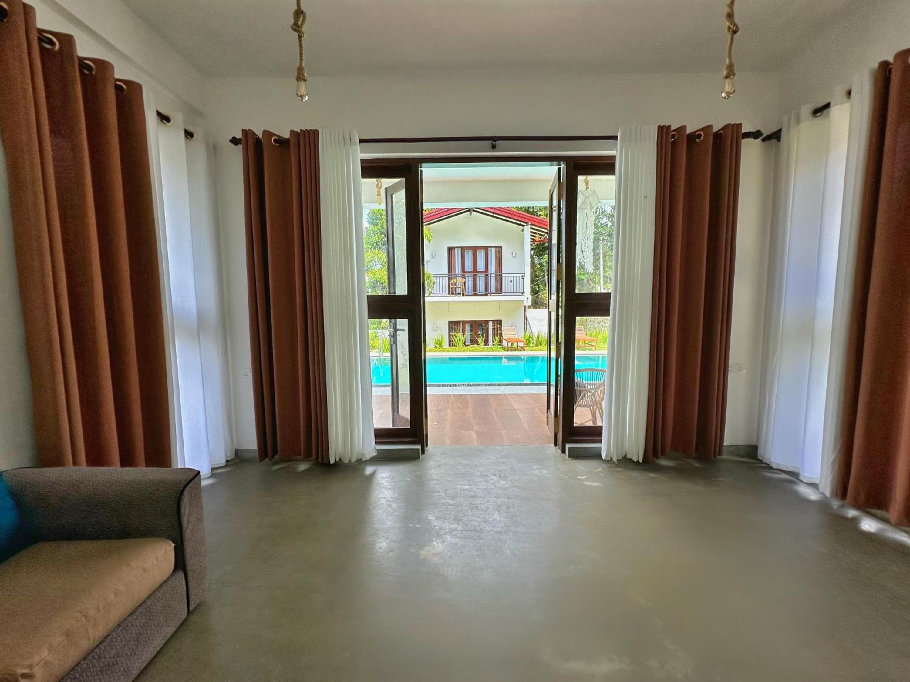 Finch Tangalle
