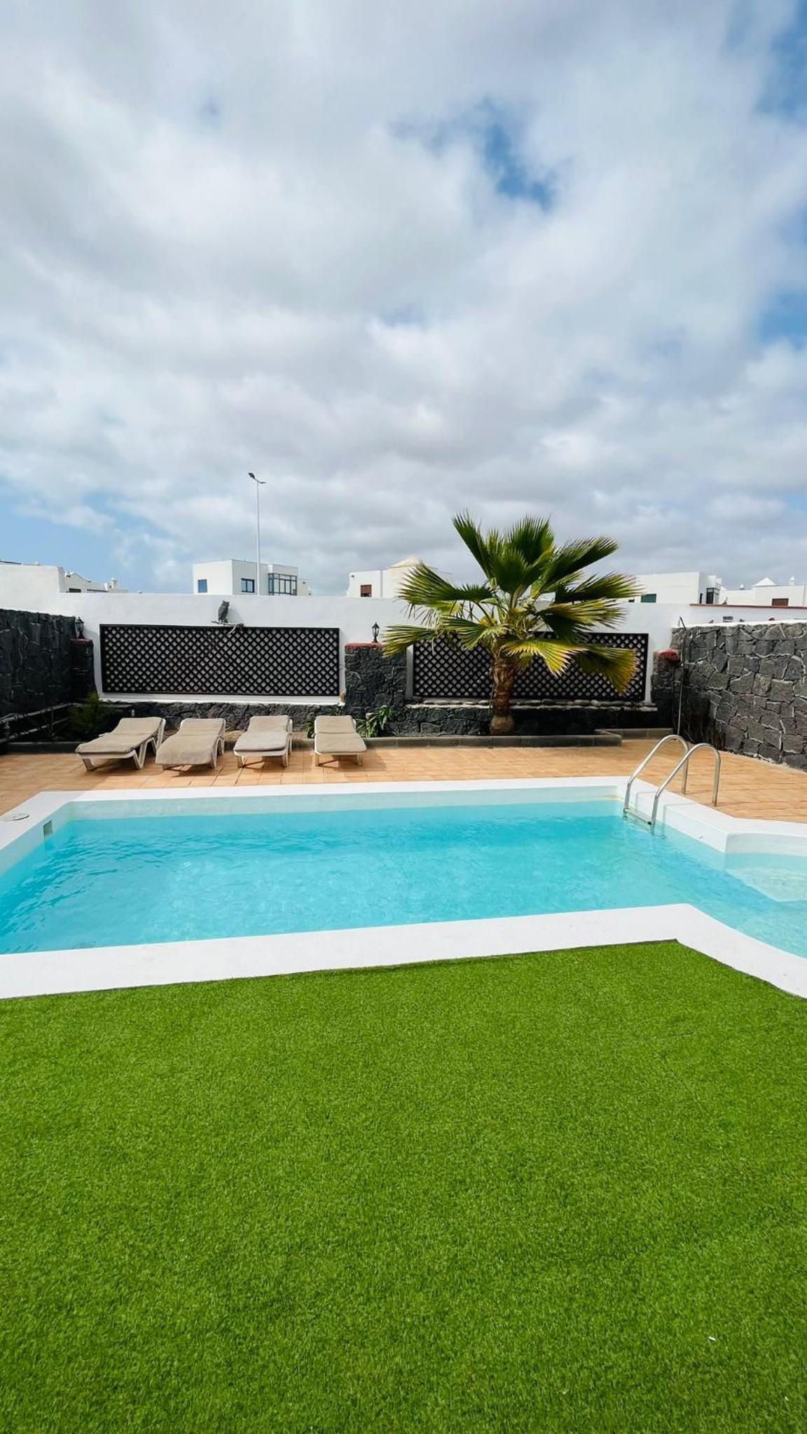 Lovely Villa Kiluka heated pool
