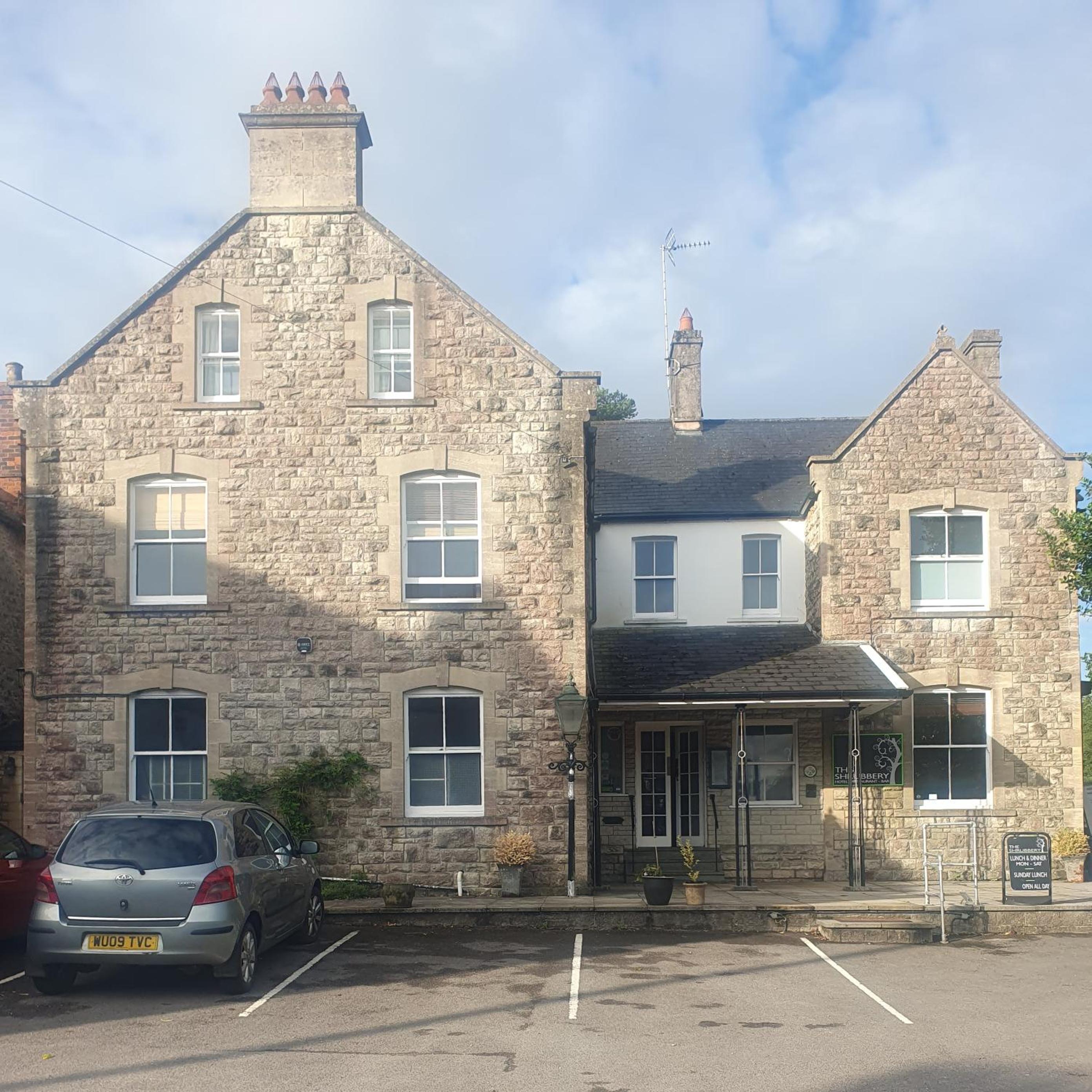 Shepton Mallet Vacations - The Shrubbery Hotel - Property Image 1