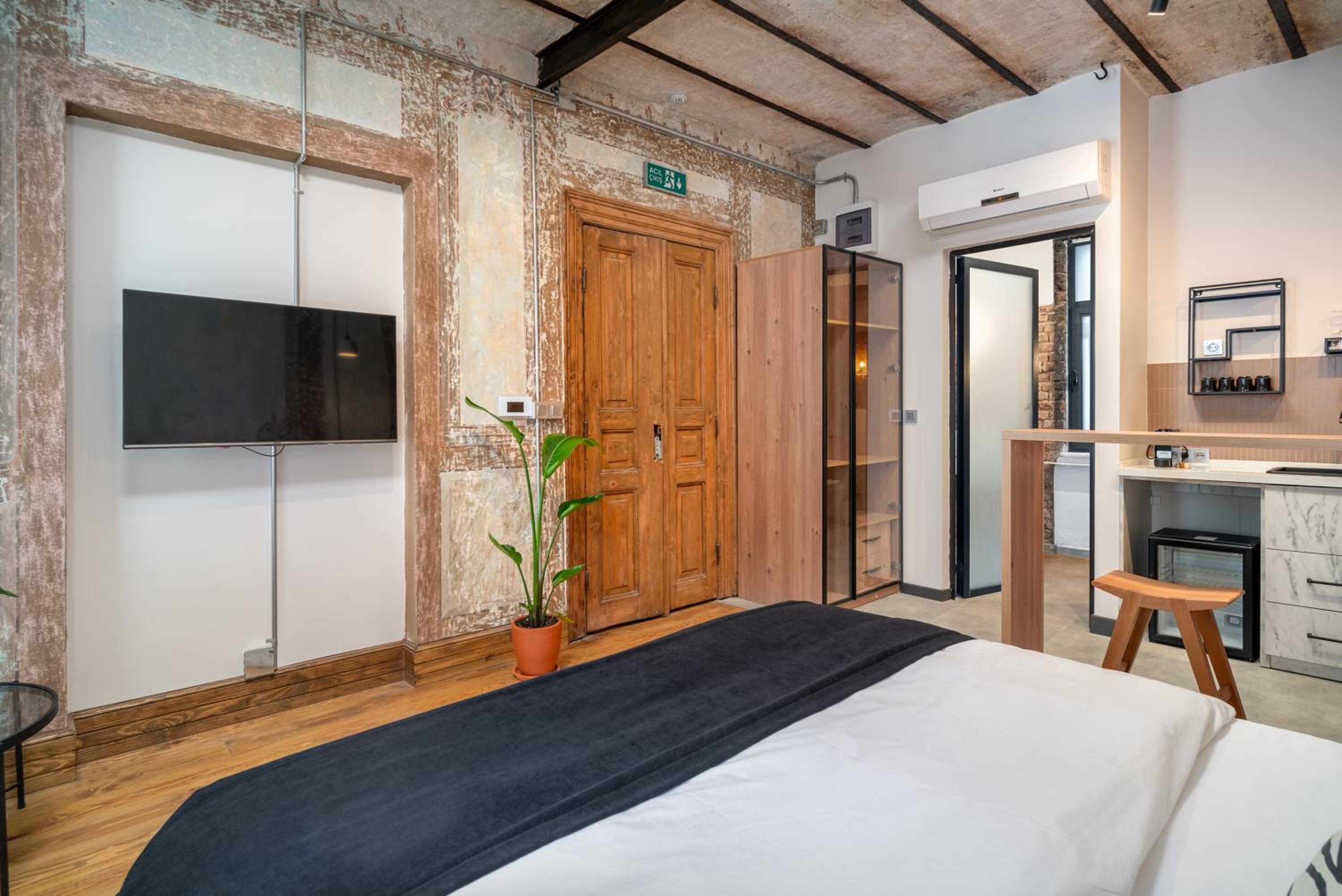 Urban Quarters No.3 - Image 17