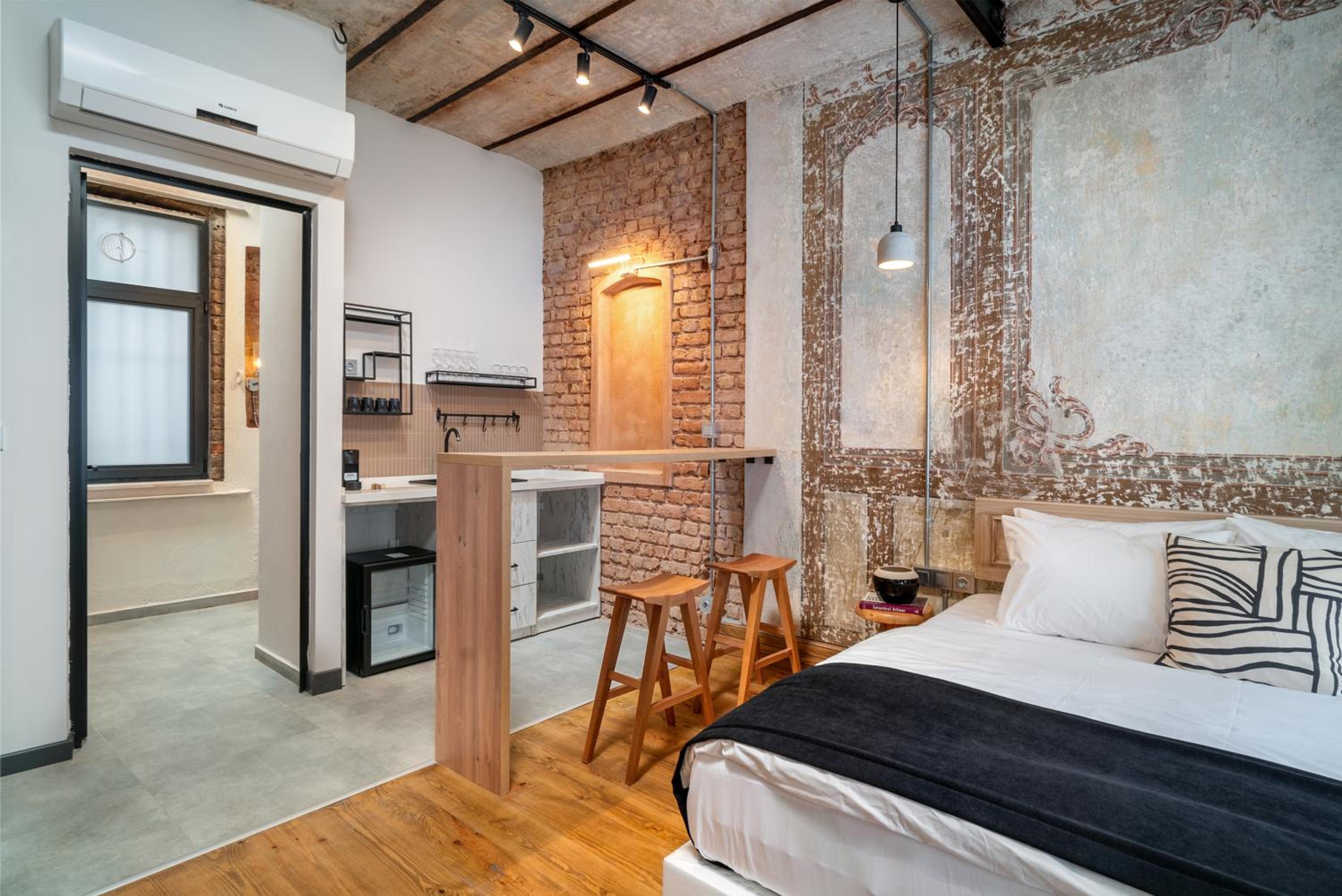 Urban Quarters No.3 - Image 16