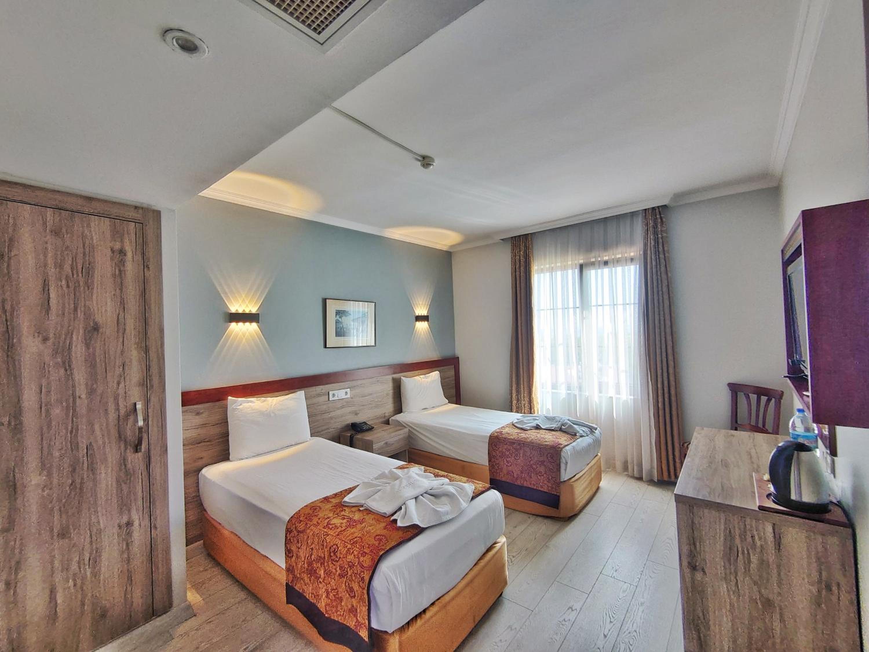 Orient Mintur Hotel - Image 24