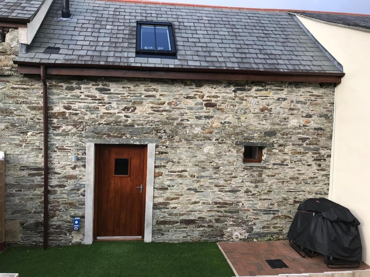 Hendra Retreat Milking Parlour Cottage North Cornwall