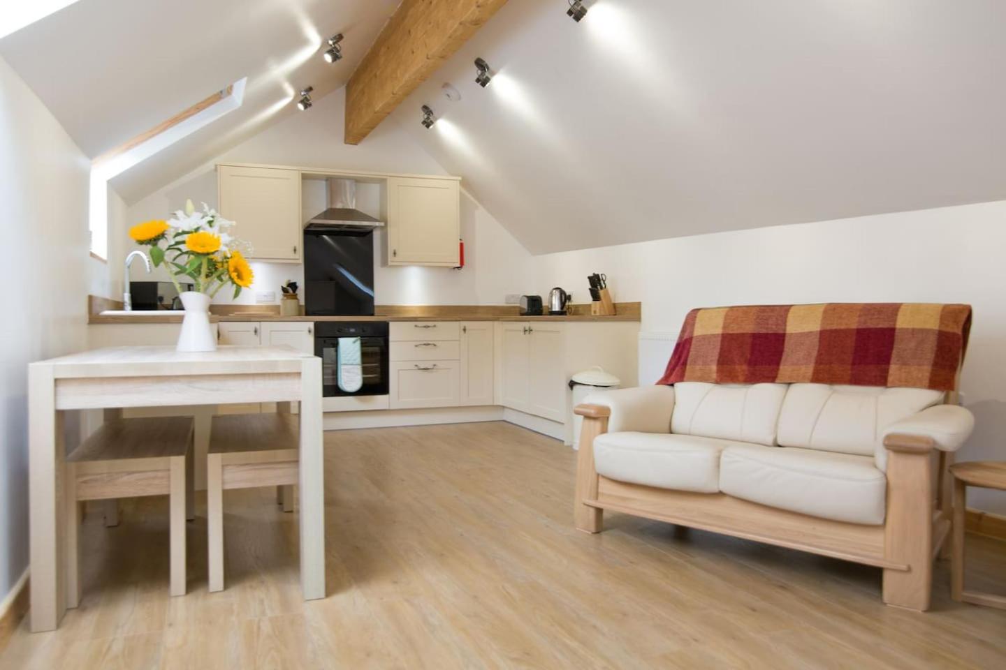 Hendra Retreat Milking Parlour Cottage North Cornwall