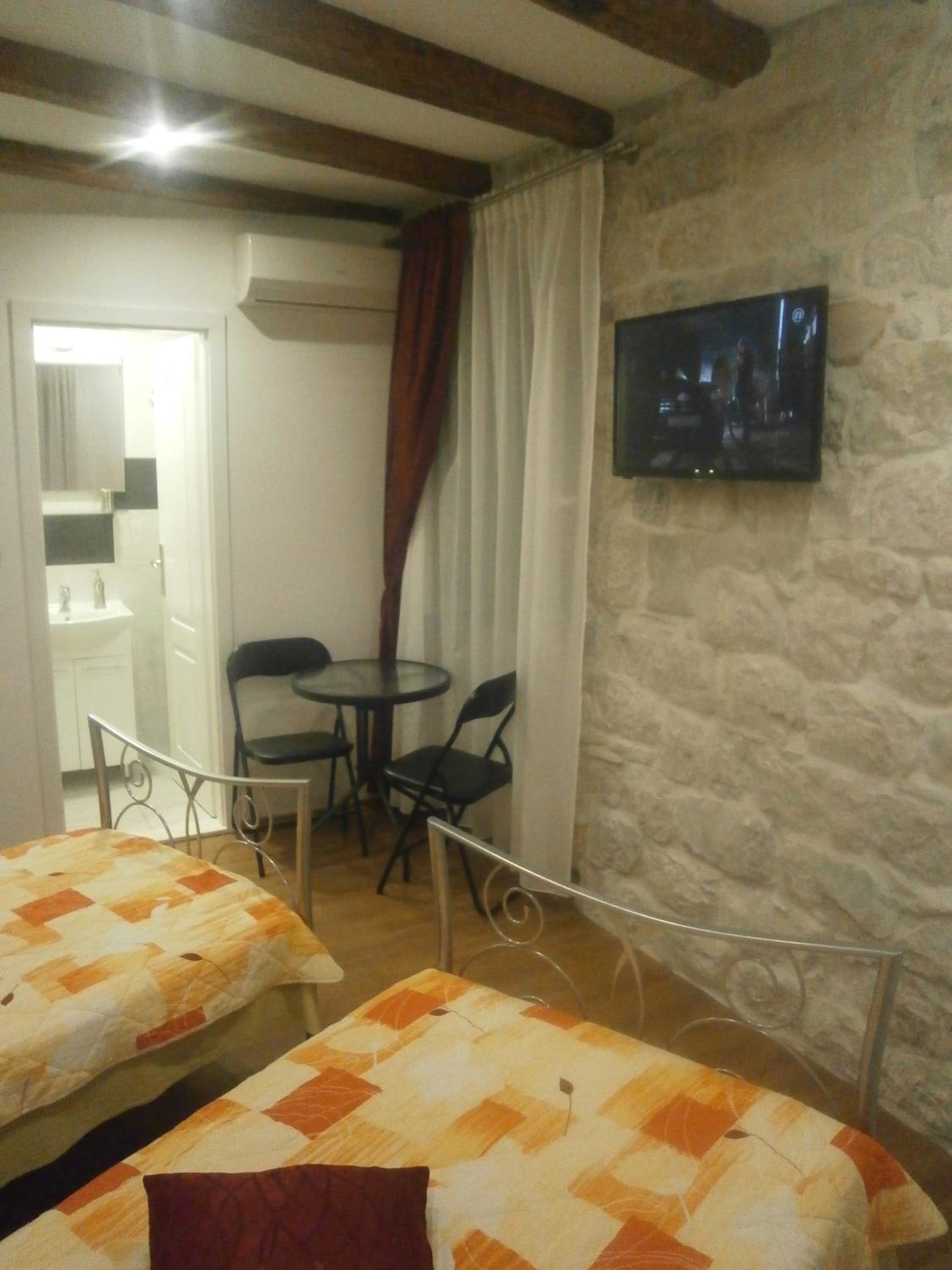 Photo 12