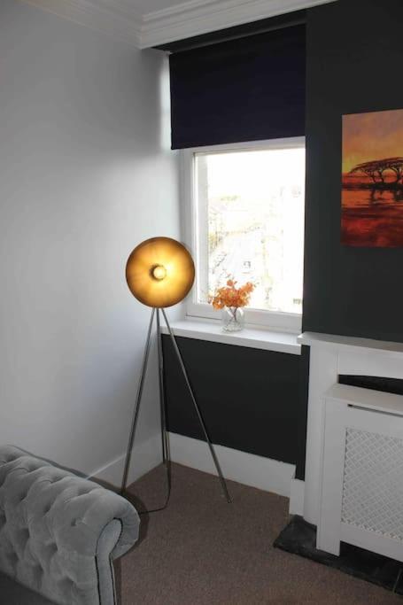 Executive Top Floor 1 Bedroom Apartment