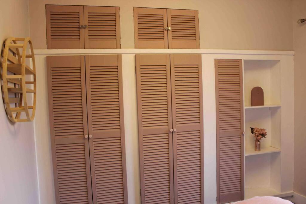 Executive Top Floor 1 Bedroom Apartment