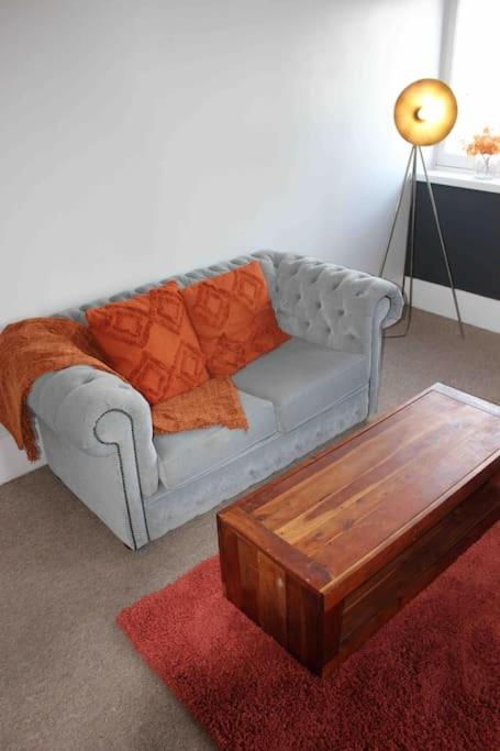 Executive Top Floor 1 Bedroom Apartment