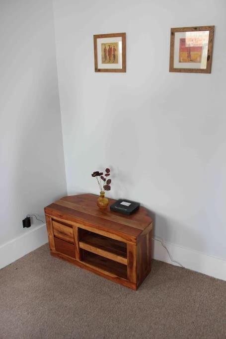 Executive Top Floor 1 Bedroom Apartment