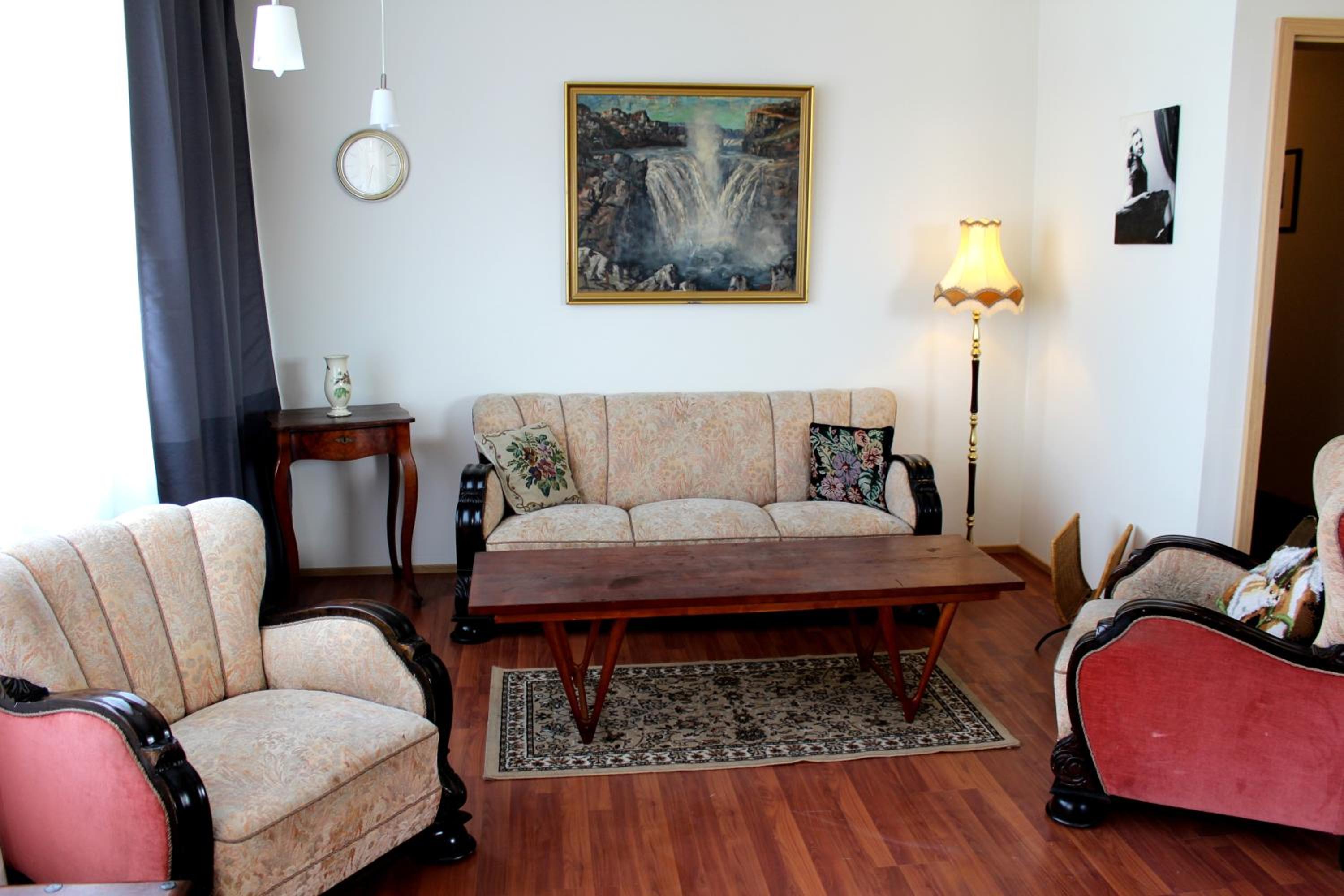 North West Restaurant & Guesthouse