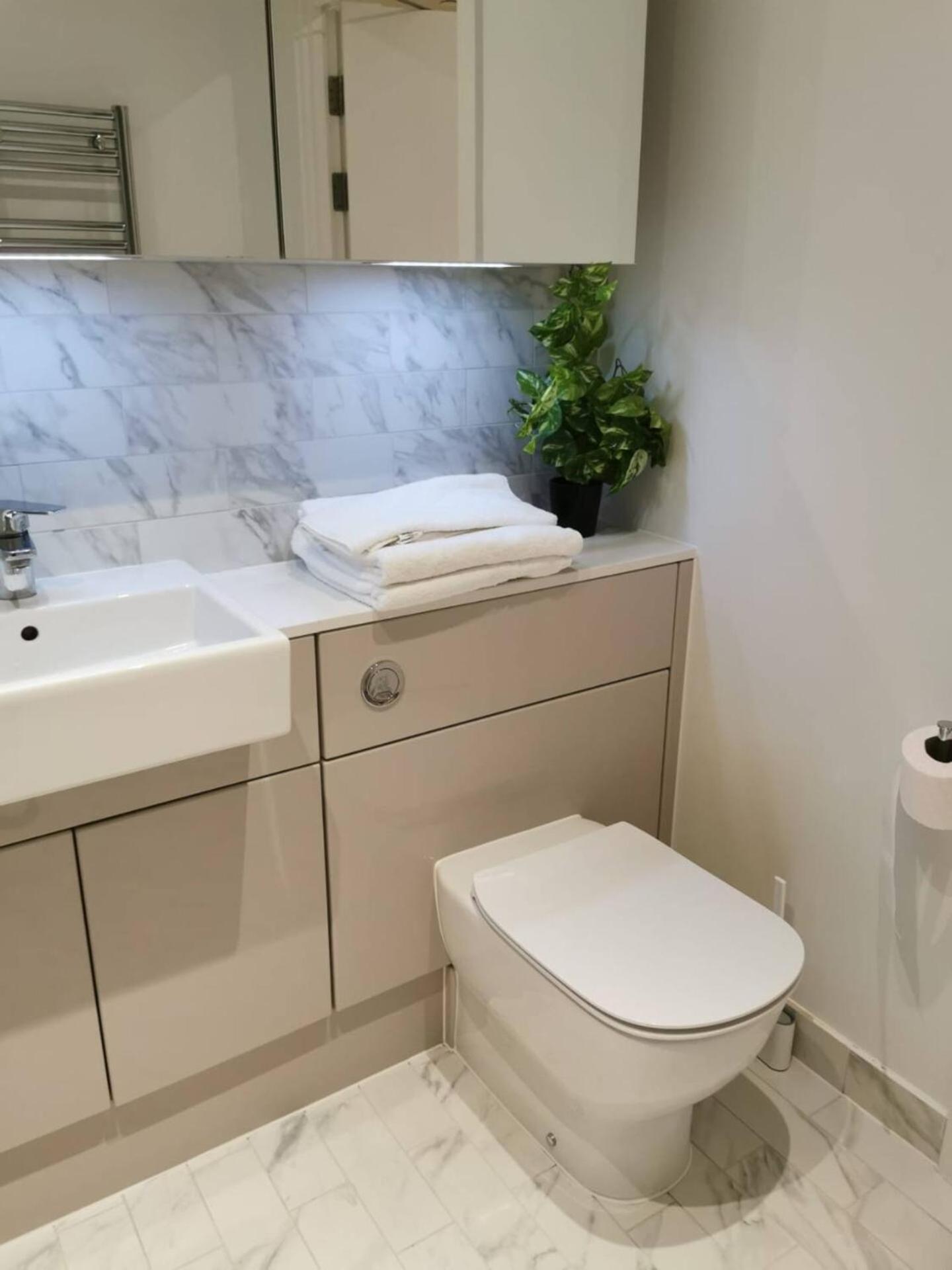 Entire Studio Apartment in Central London SE1