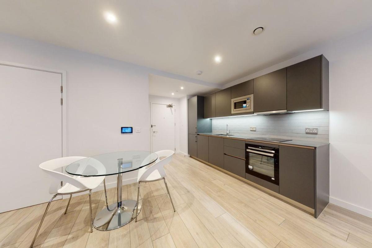 Entire Studio Apartment in Central London SE1
