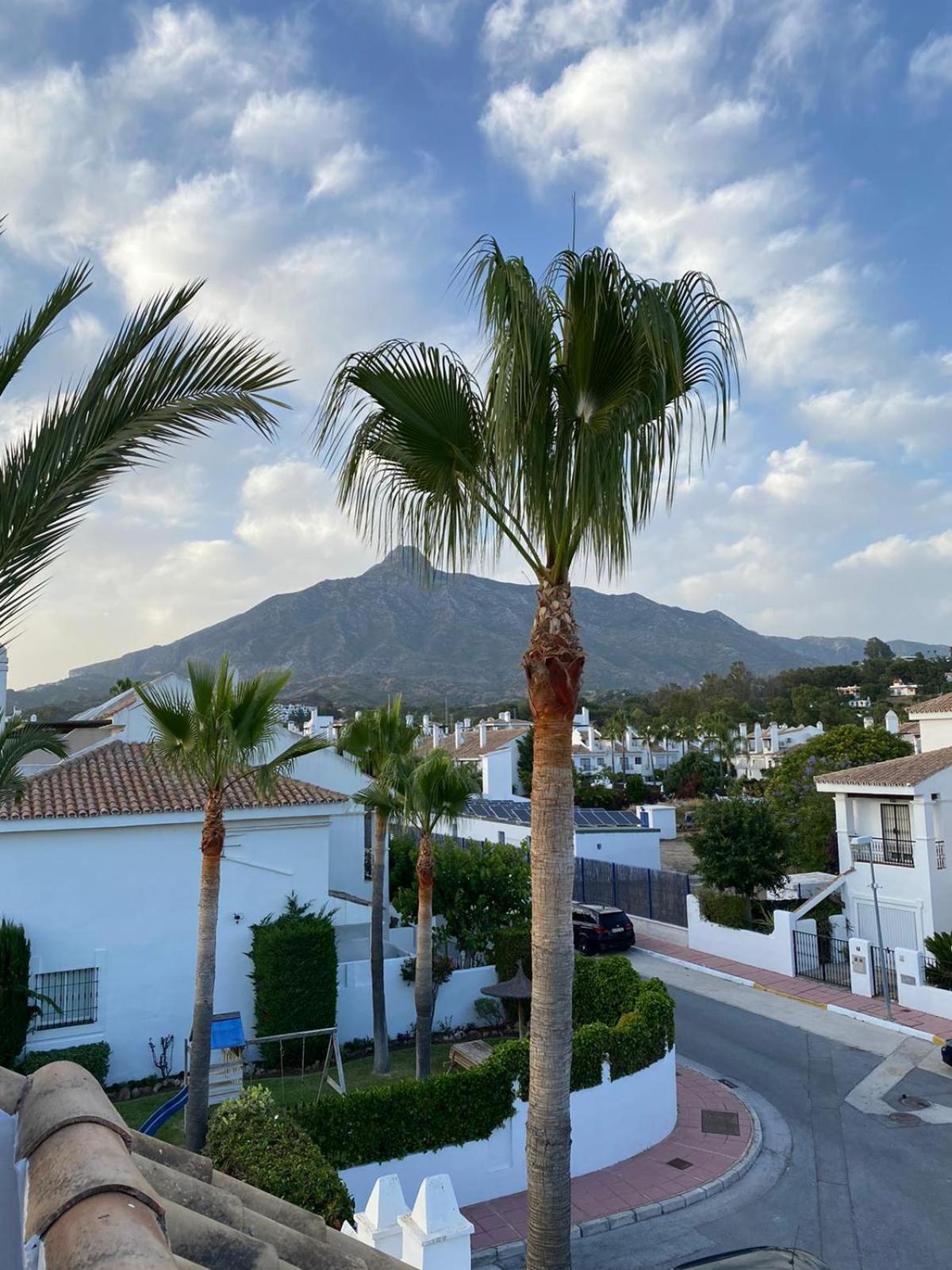 House with private pool acces and close to beaches view 2
