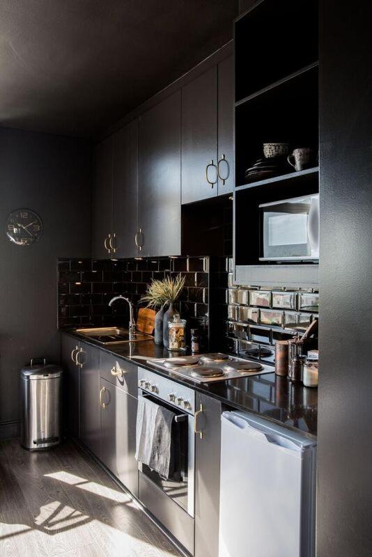 On Kloof Studio Apartment 602 view 4