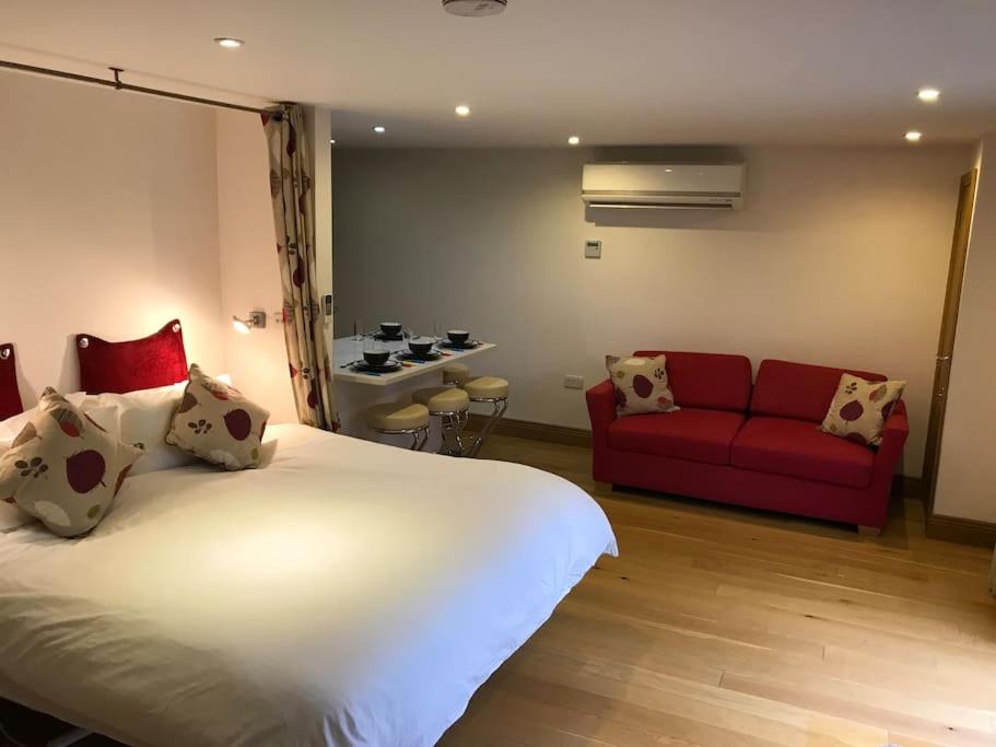 Fantastic Cotswolds hideaway Cleeve Hill