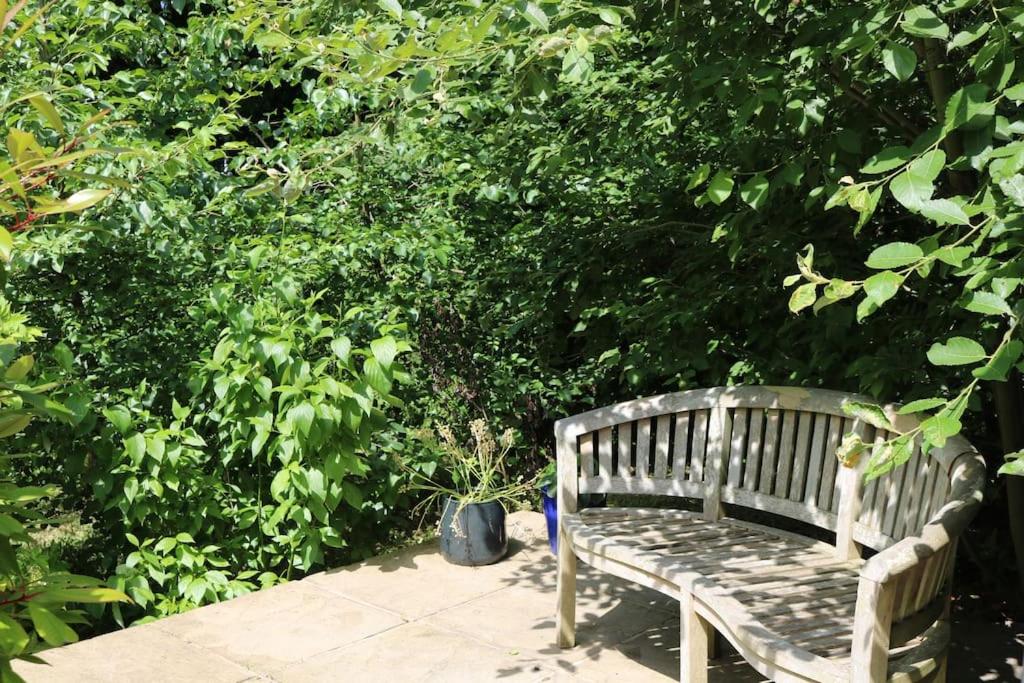Fantastic Cotswolds hideaway Cleeve Hill