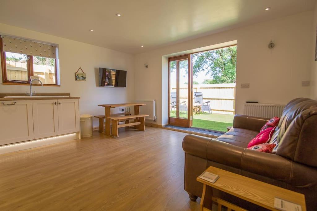 Hendra Retreat Owls Roost Cottage North Cornwall view 5