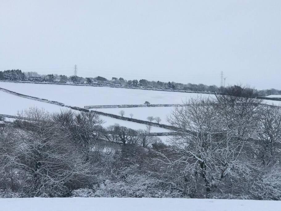 Hendra Retreat Owls Roost Cottage North Cornwall view 4