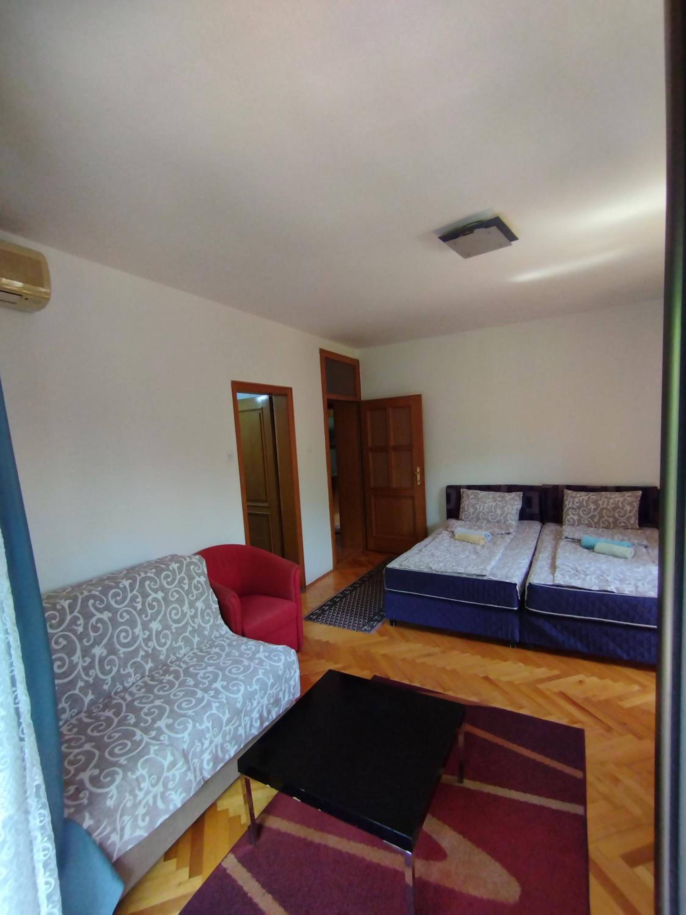 VILA MARKO