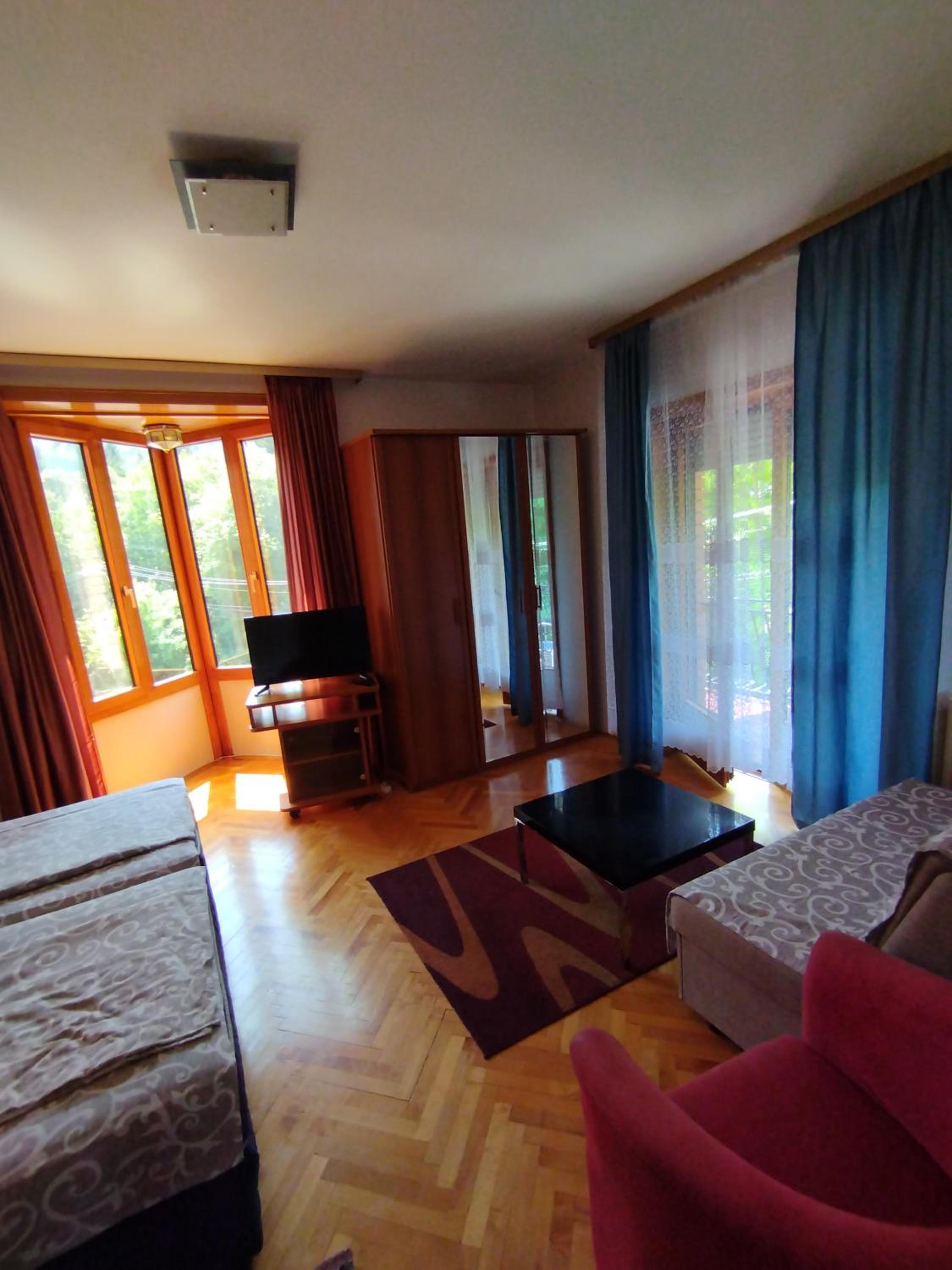 VILA MARKO
