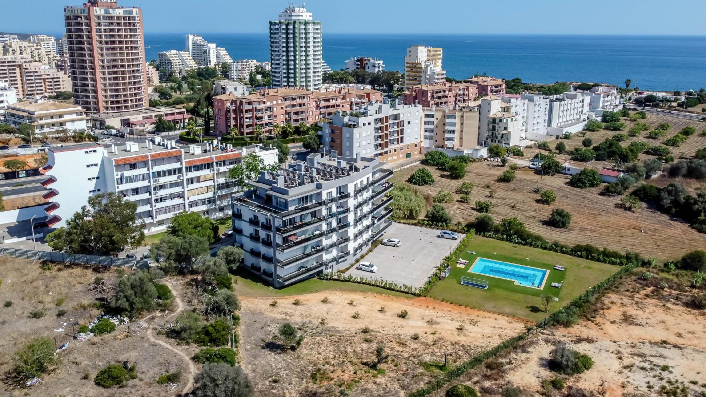 Emerson Plaza stunning 2 bedroom apartment with sea view view 4