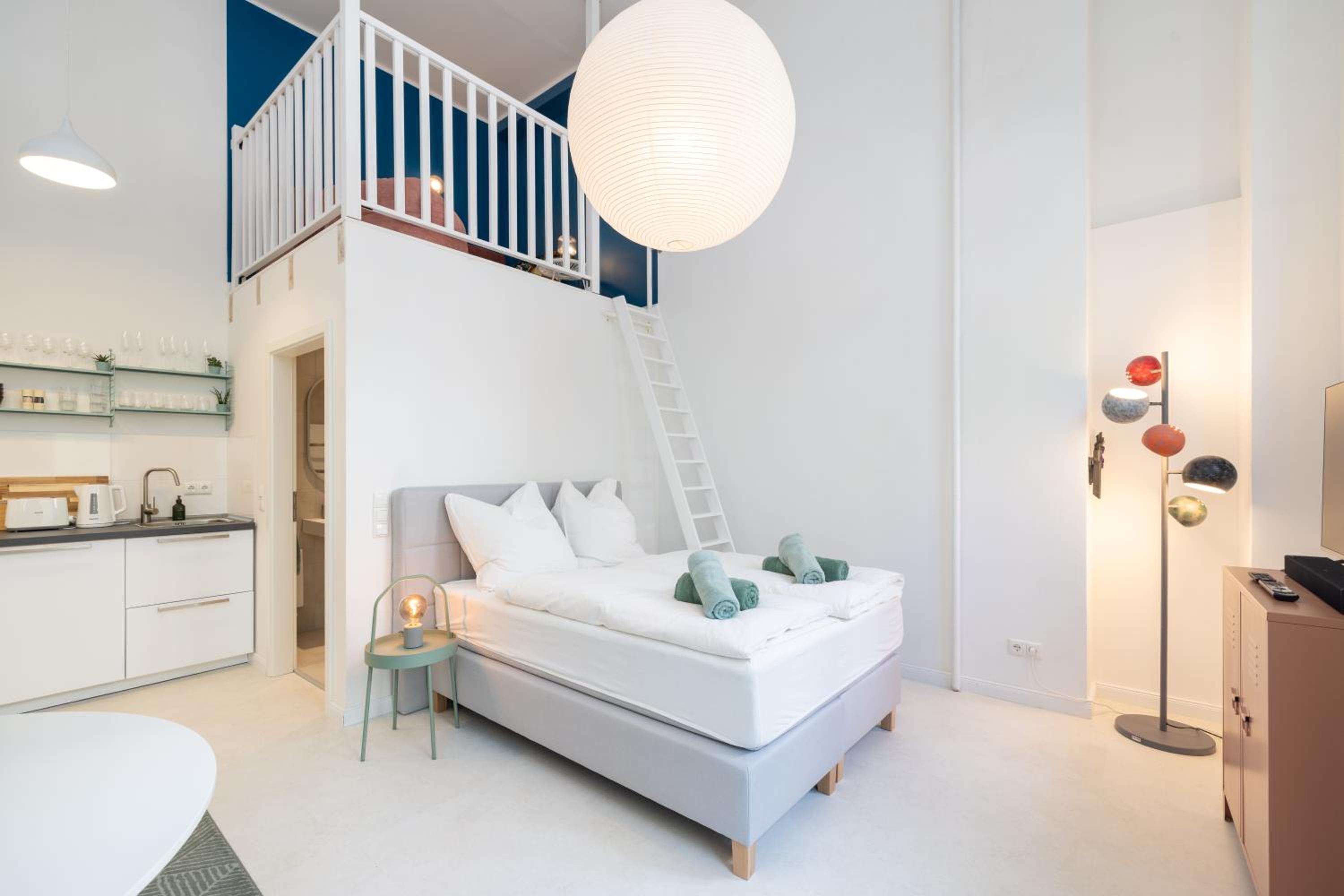 Great 2-room Loft with 2 bathrooms and 2 kitchen