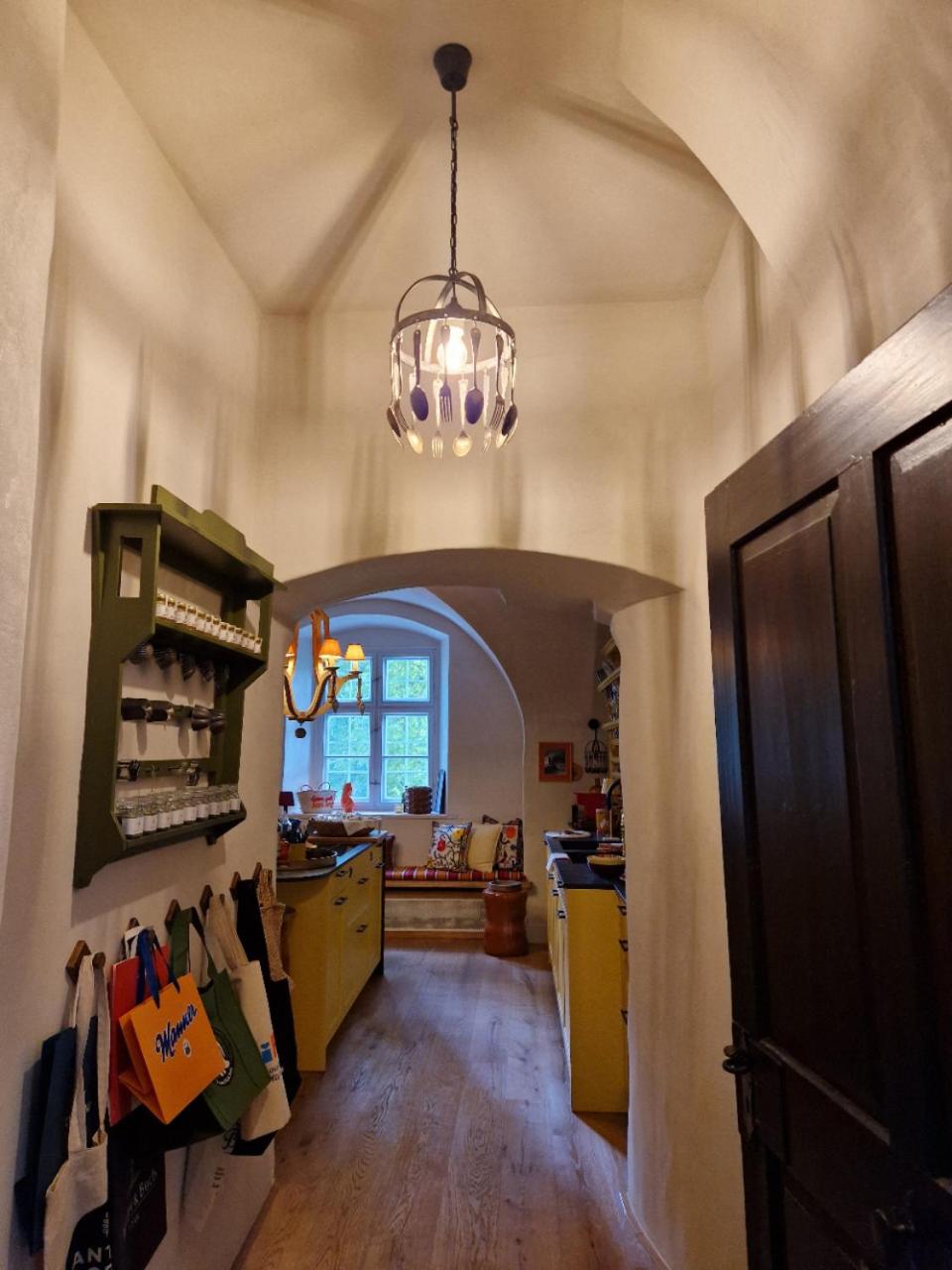 Wohnen im Wasserschloss Sandizell