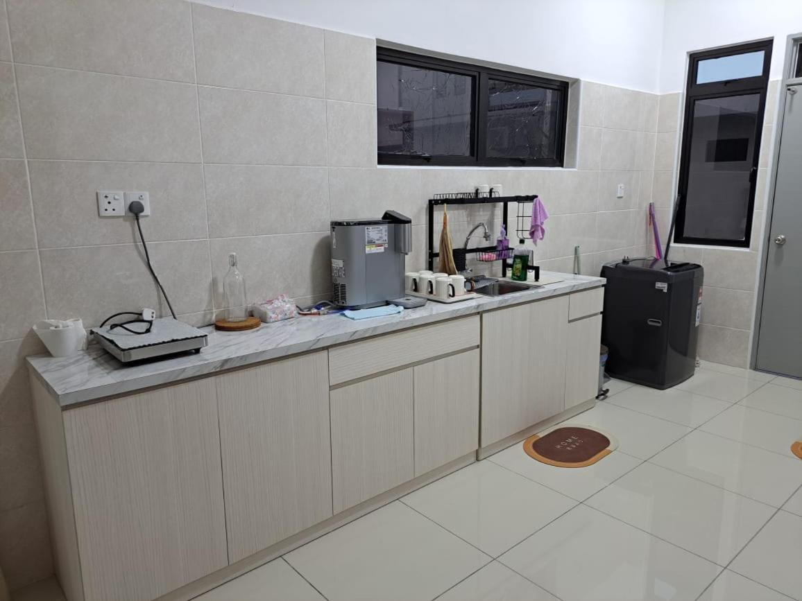 E&H Homestay Corner Lot Bandar Dato Onn