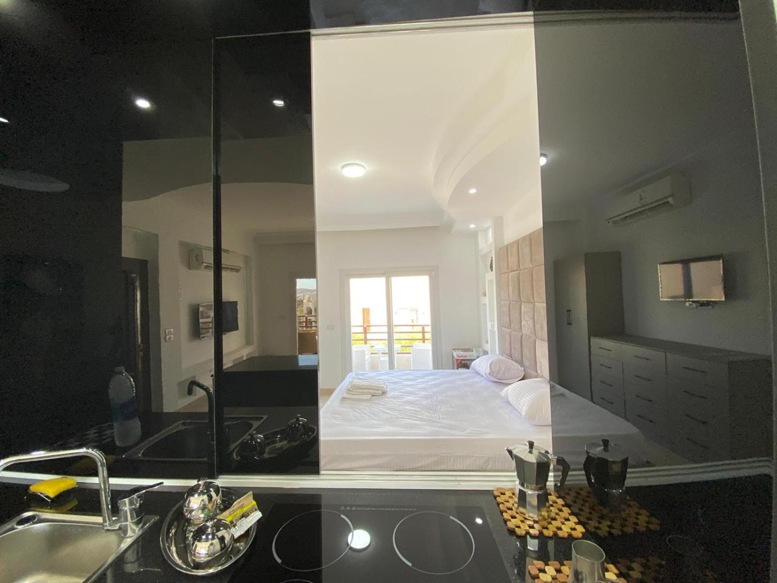 Luxus Designer Apartment in Sunny Lakes 2 ganz nah am Zentrum Naama Bay 75 m2 direkt am Pool - 2 Bakone Obergeschoss bis zu 5 Personen buchbar
