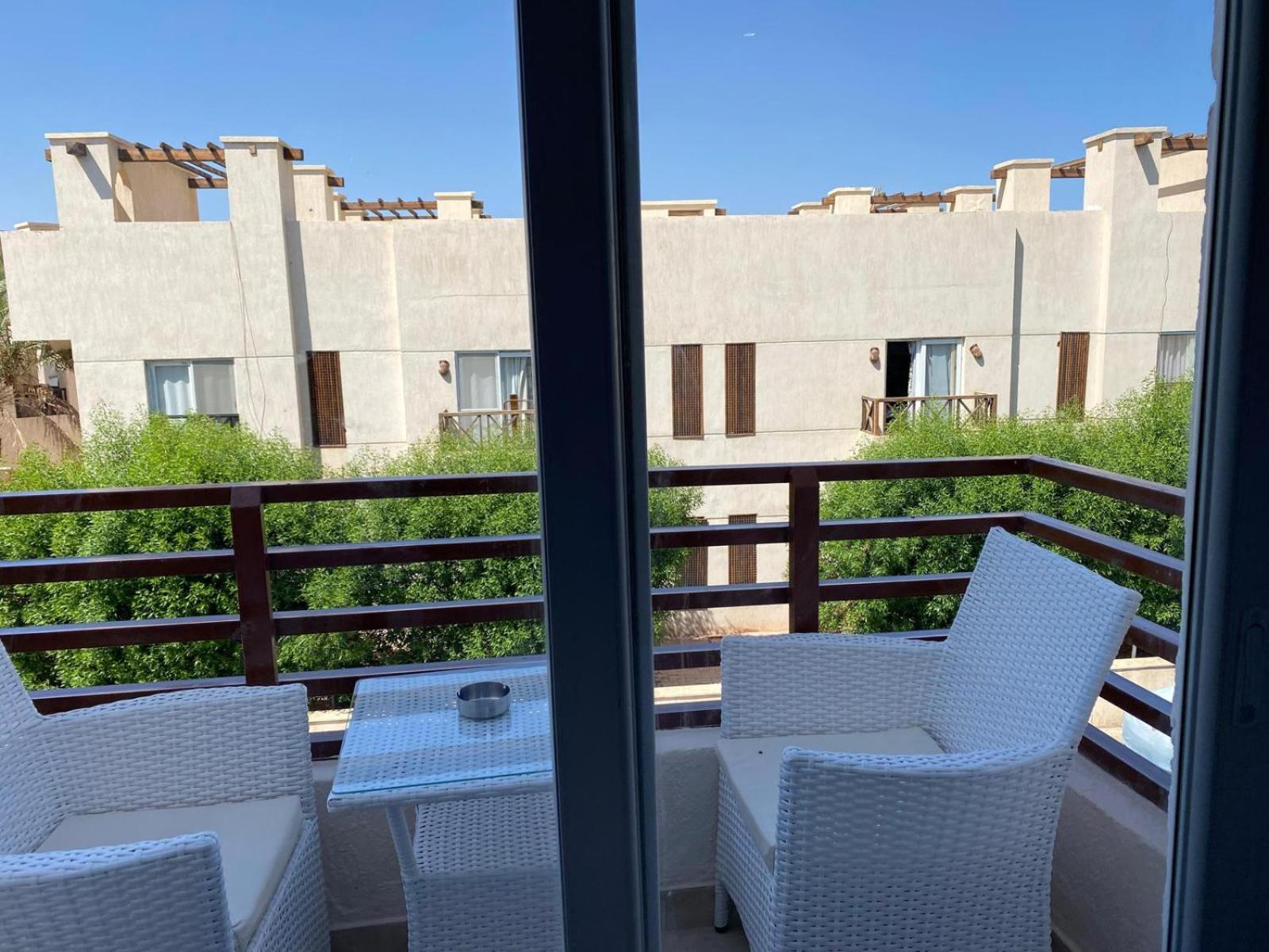 Luxus Designer Apartment in Sunny Lakes 2 ganz nah am Zentrum Naama Bay 75 m2 direkt am Pool - 2 Bakone Obergeschoss bis zu 5 Personen buchbar