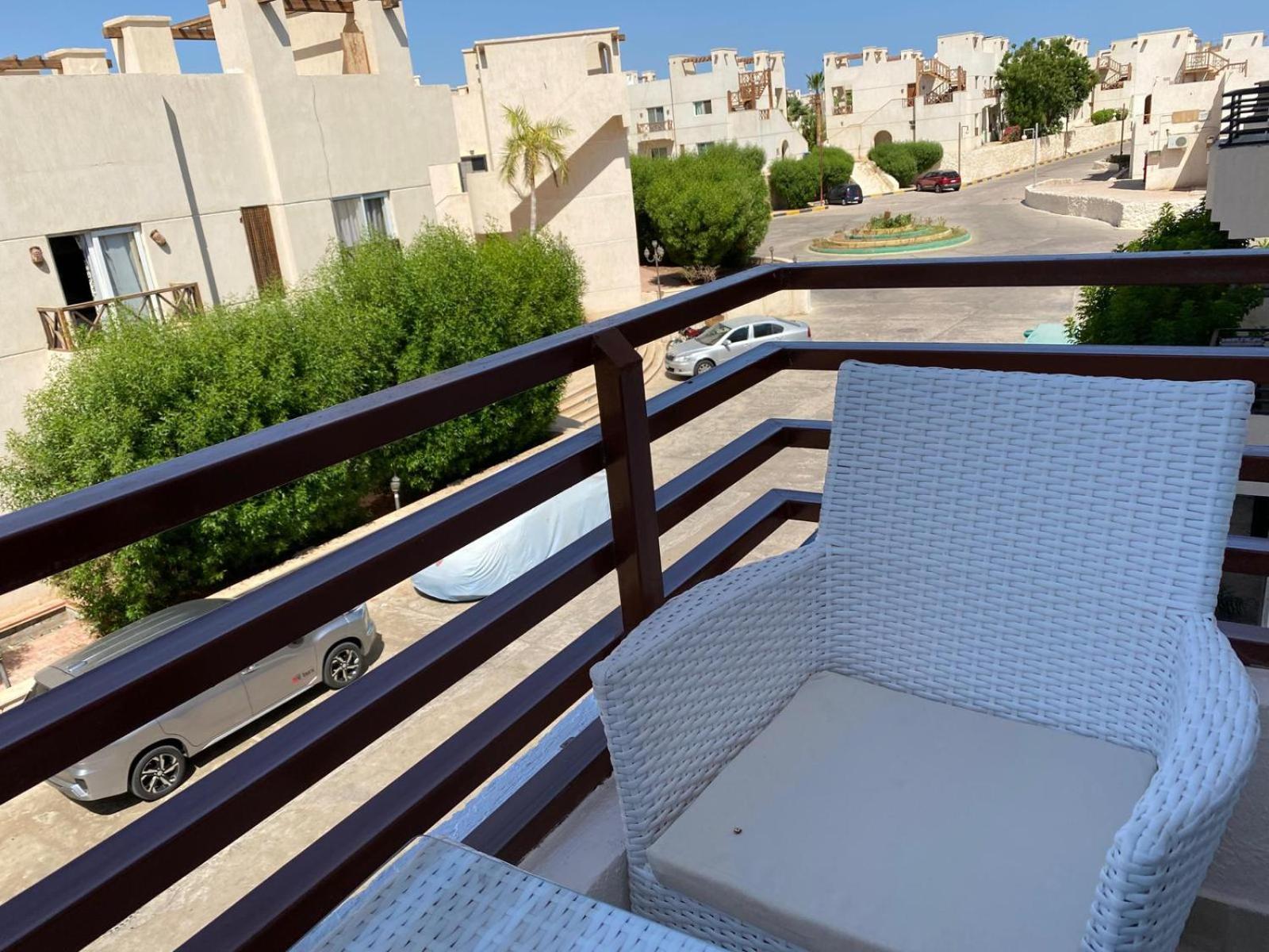 Luxus Designer Apartment in Sunny Lakes 2 ganz nah am Zentrum Naama Bay 75 m2 direkt am Pool - 2 Bakone Obergeschoss bis zu 5 Personen buchbar