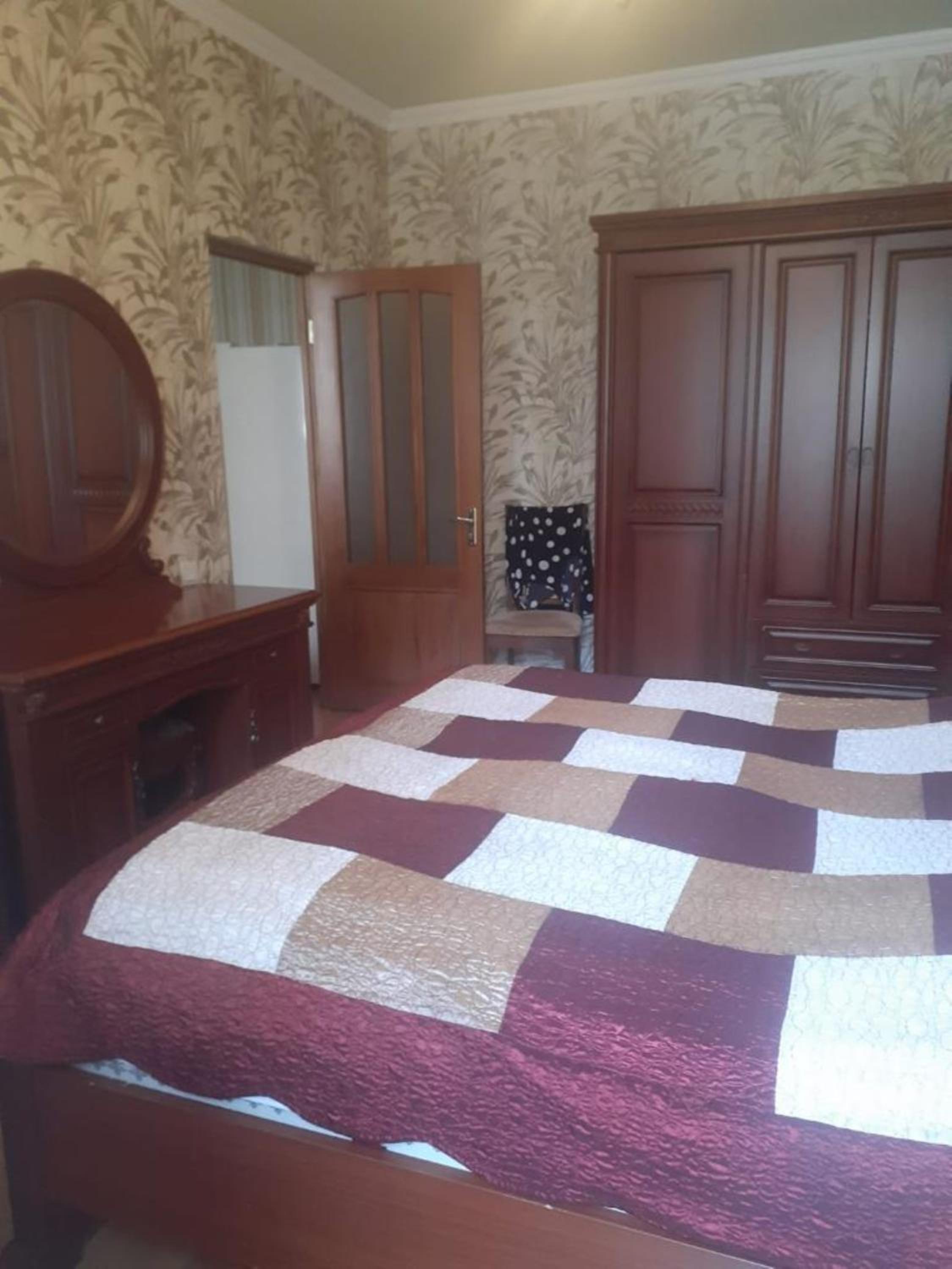 2 bedroom apartment Glendel Hills