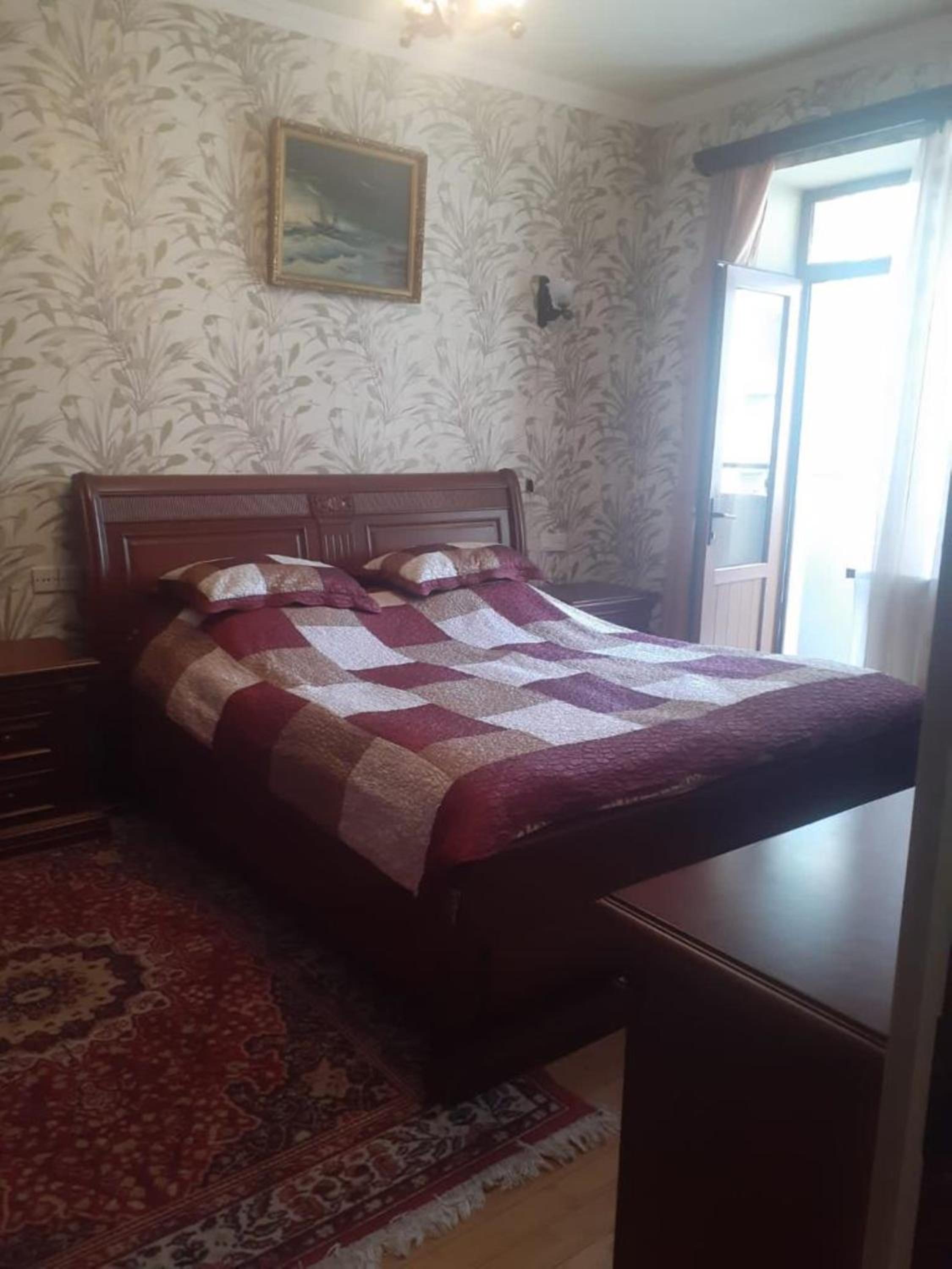 2 bedroom apartment Glendel Hills