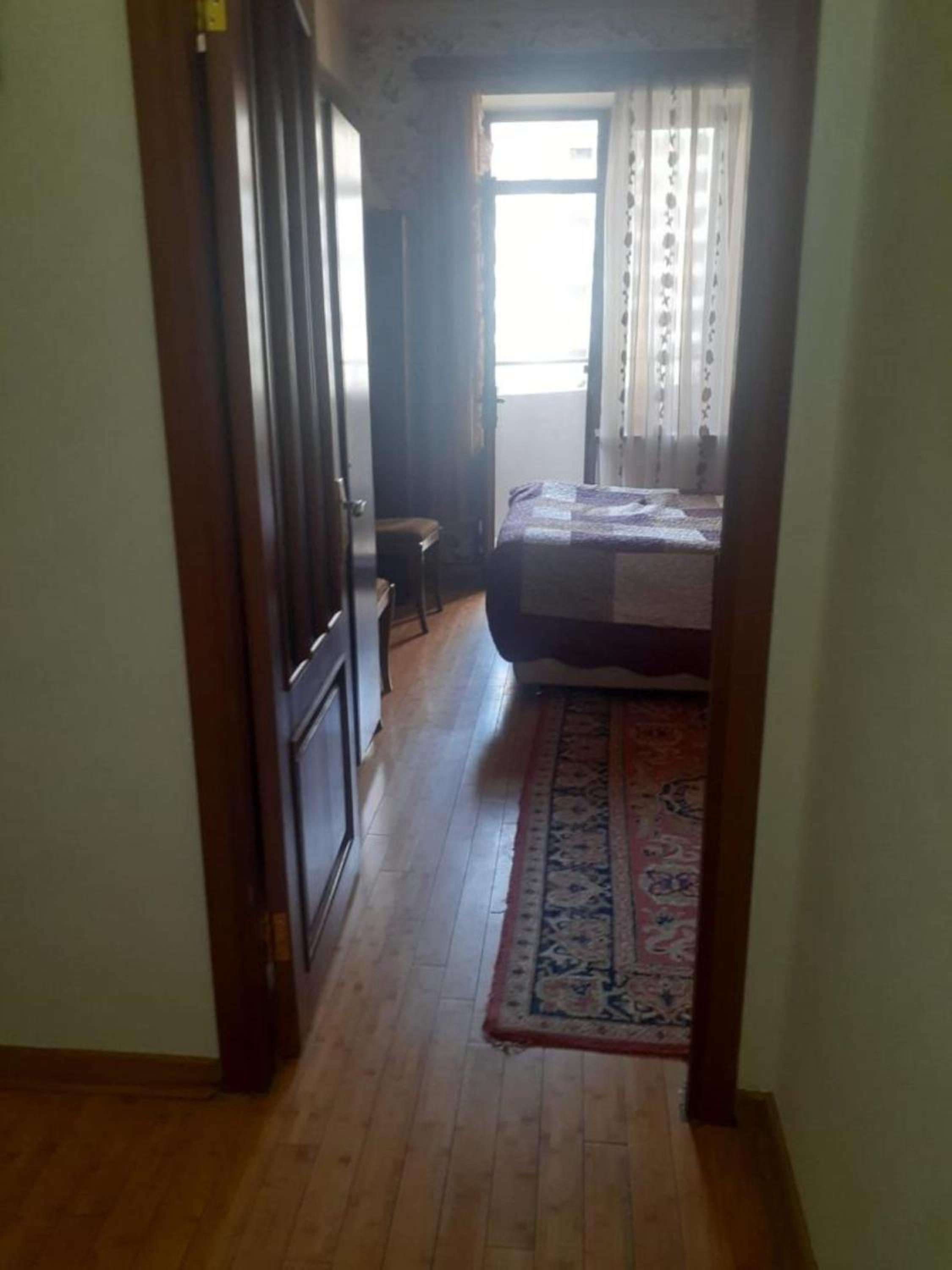 2 bedroom apartment Glendel Hills