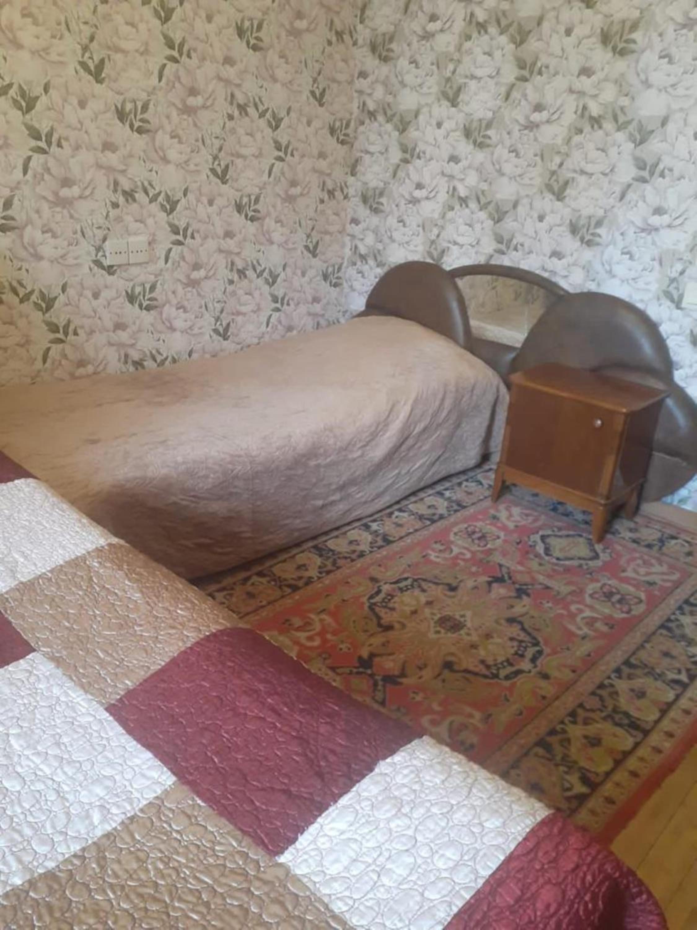 2 bedroom apartment Glendel Hills