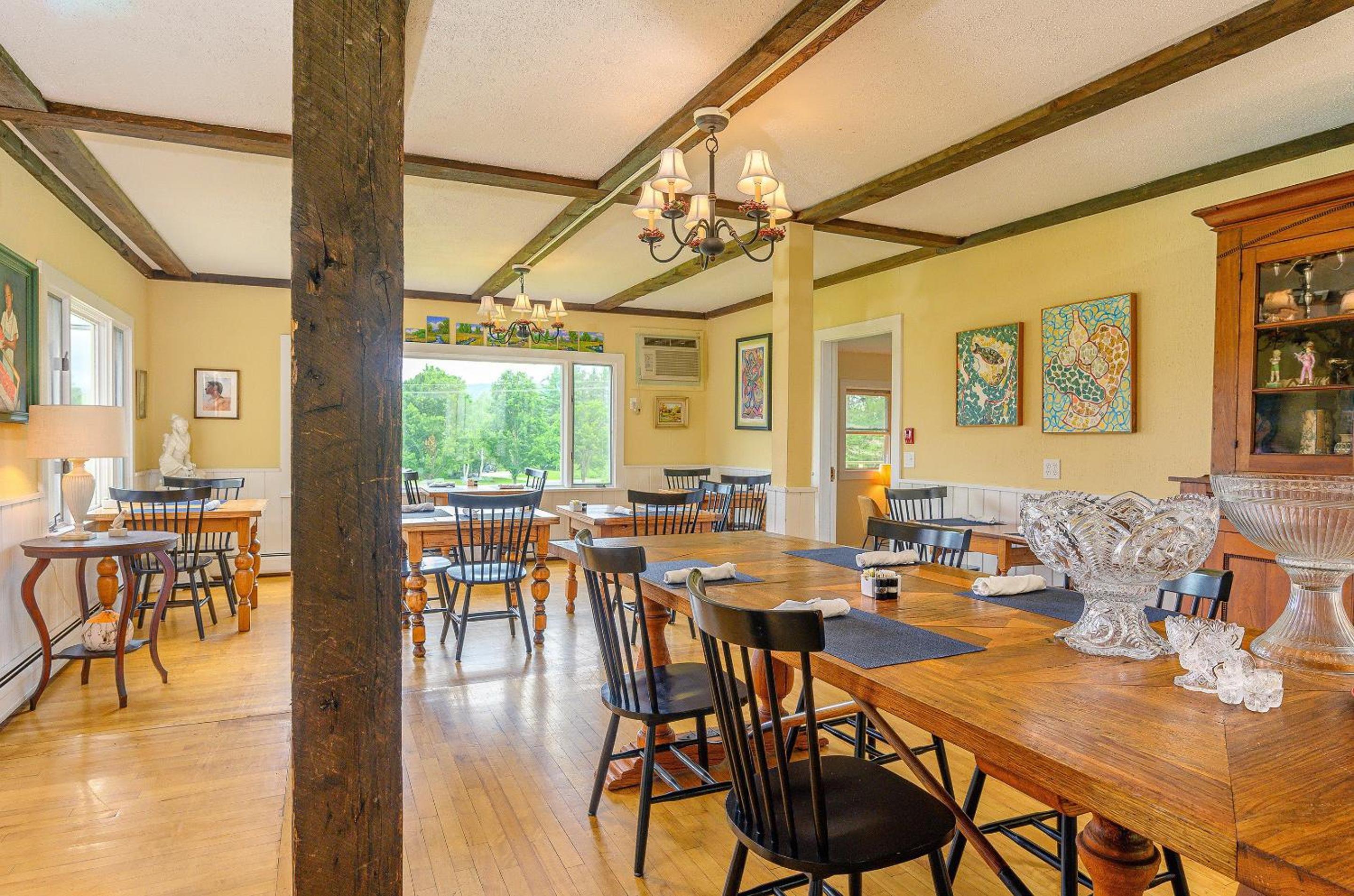 Brass Lantern Inn 3