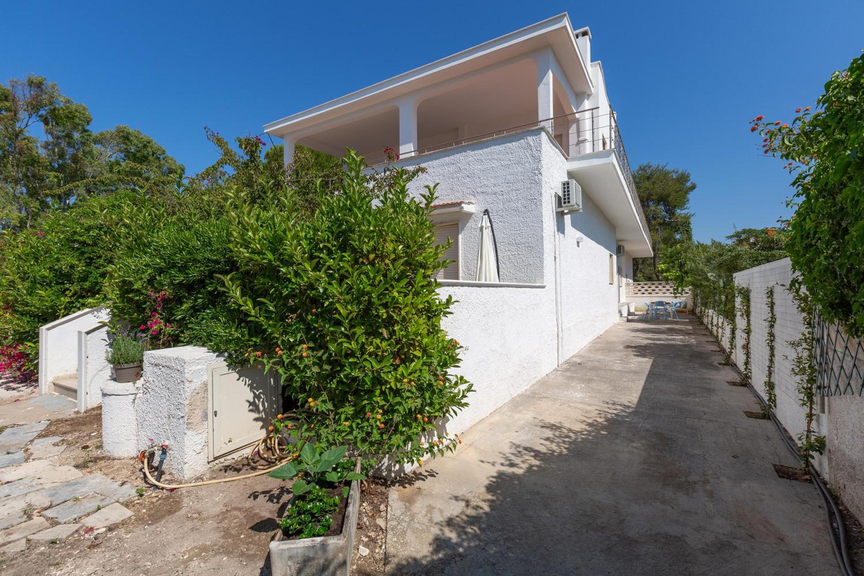 Villa Fiorezza by BarbarHouse