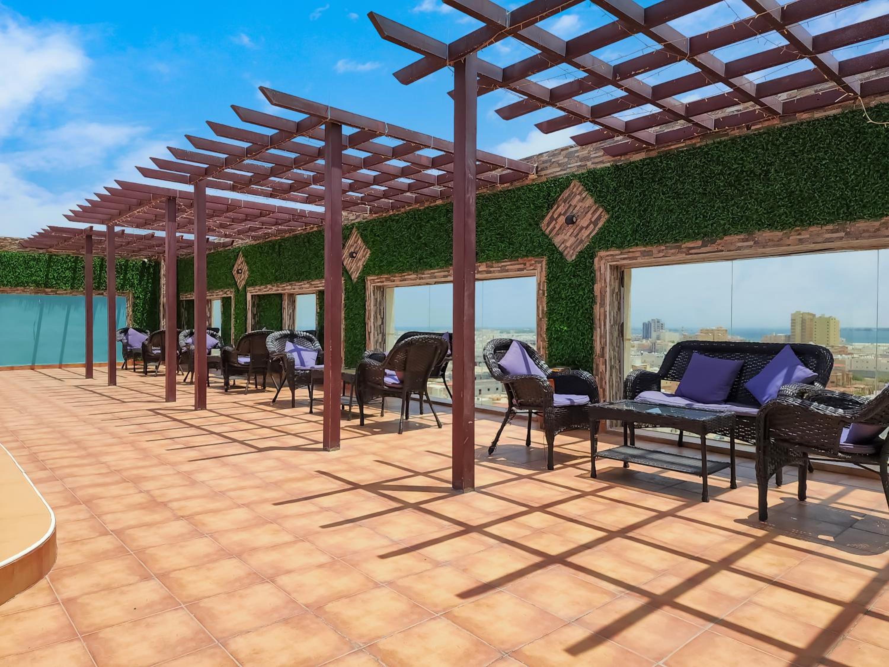 Sunday Grand Al Khobar Hotel Formerly Holiday Al Khaleej
