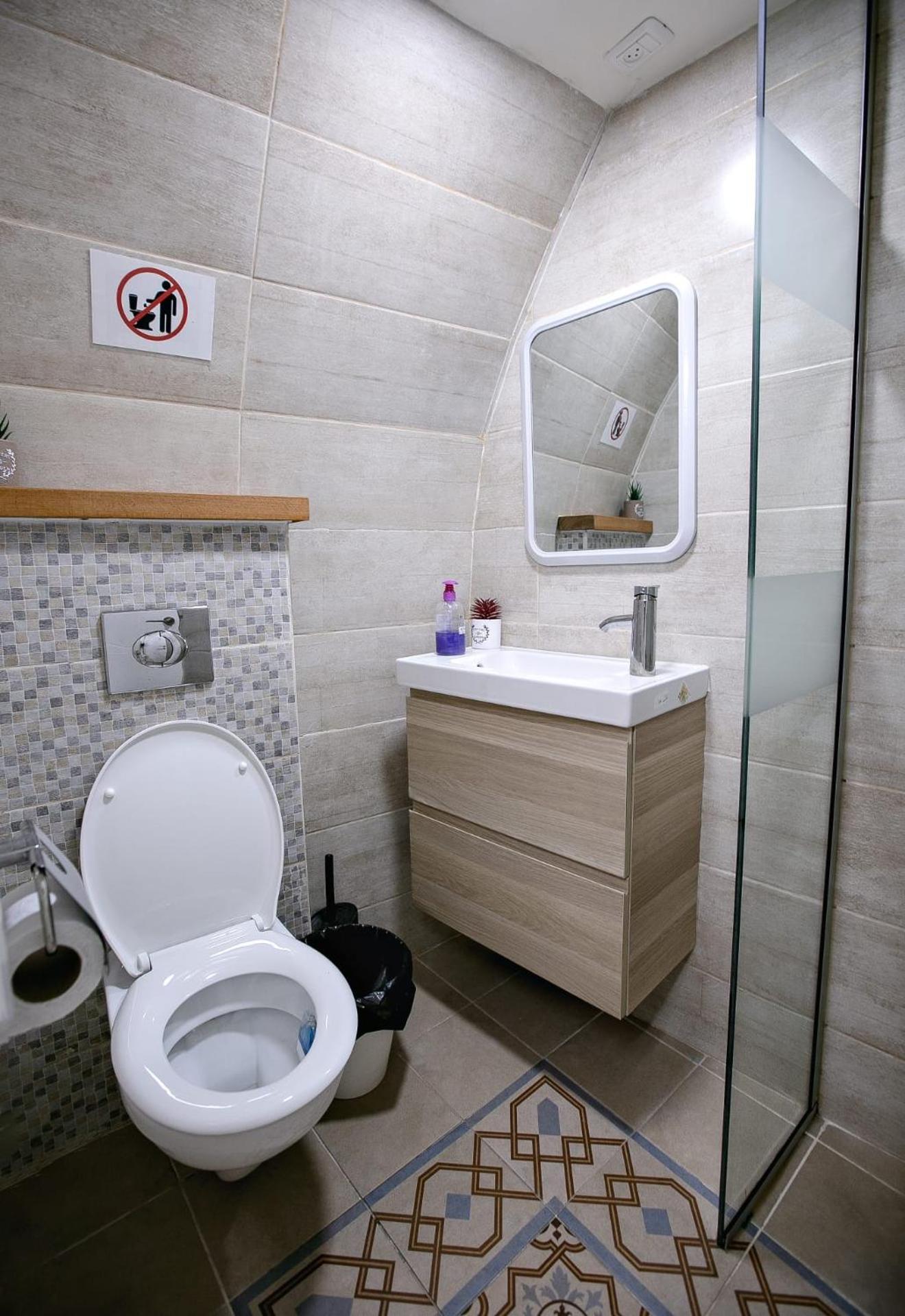 Tony Guesthouse