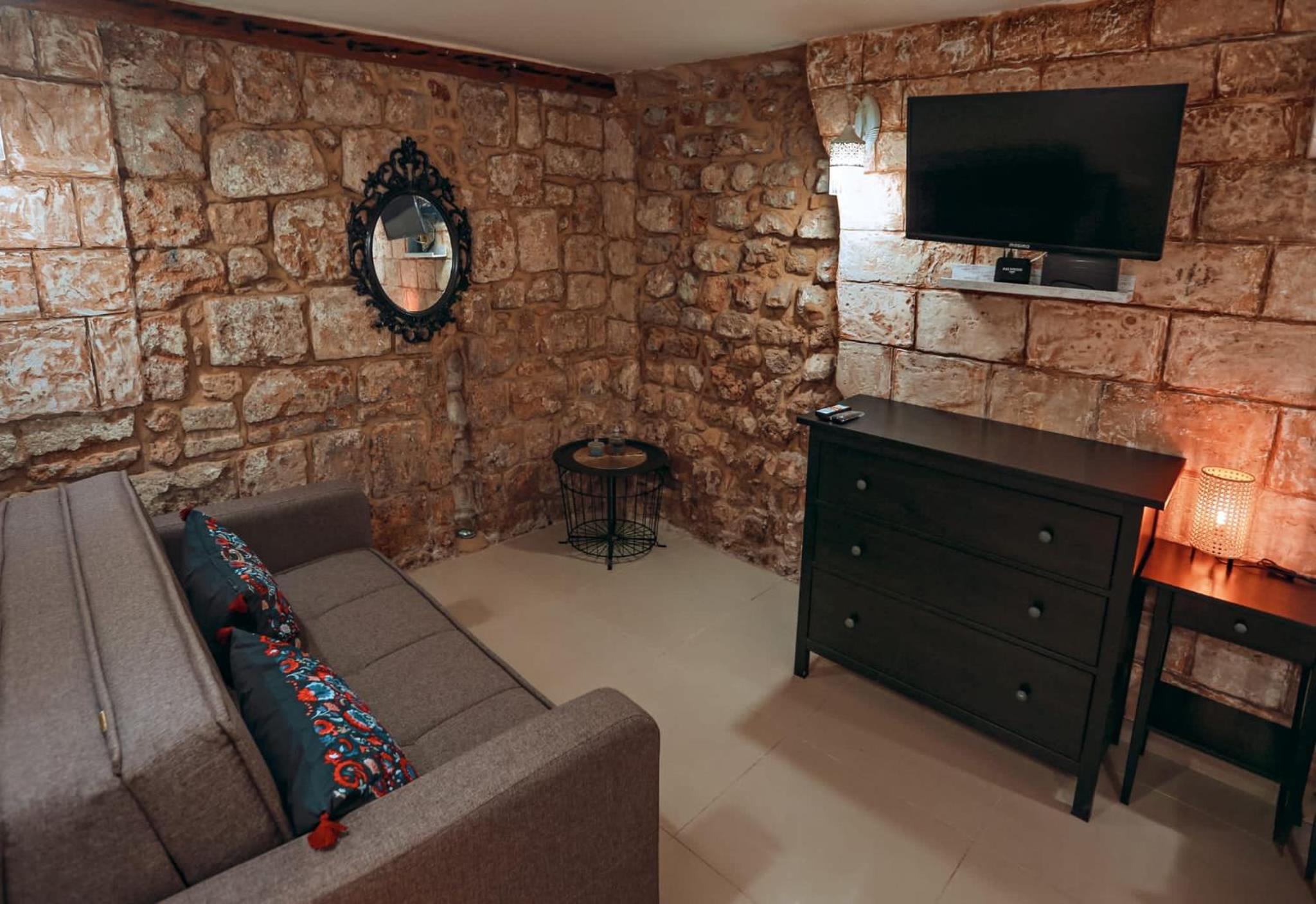 Tony Guesthouse