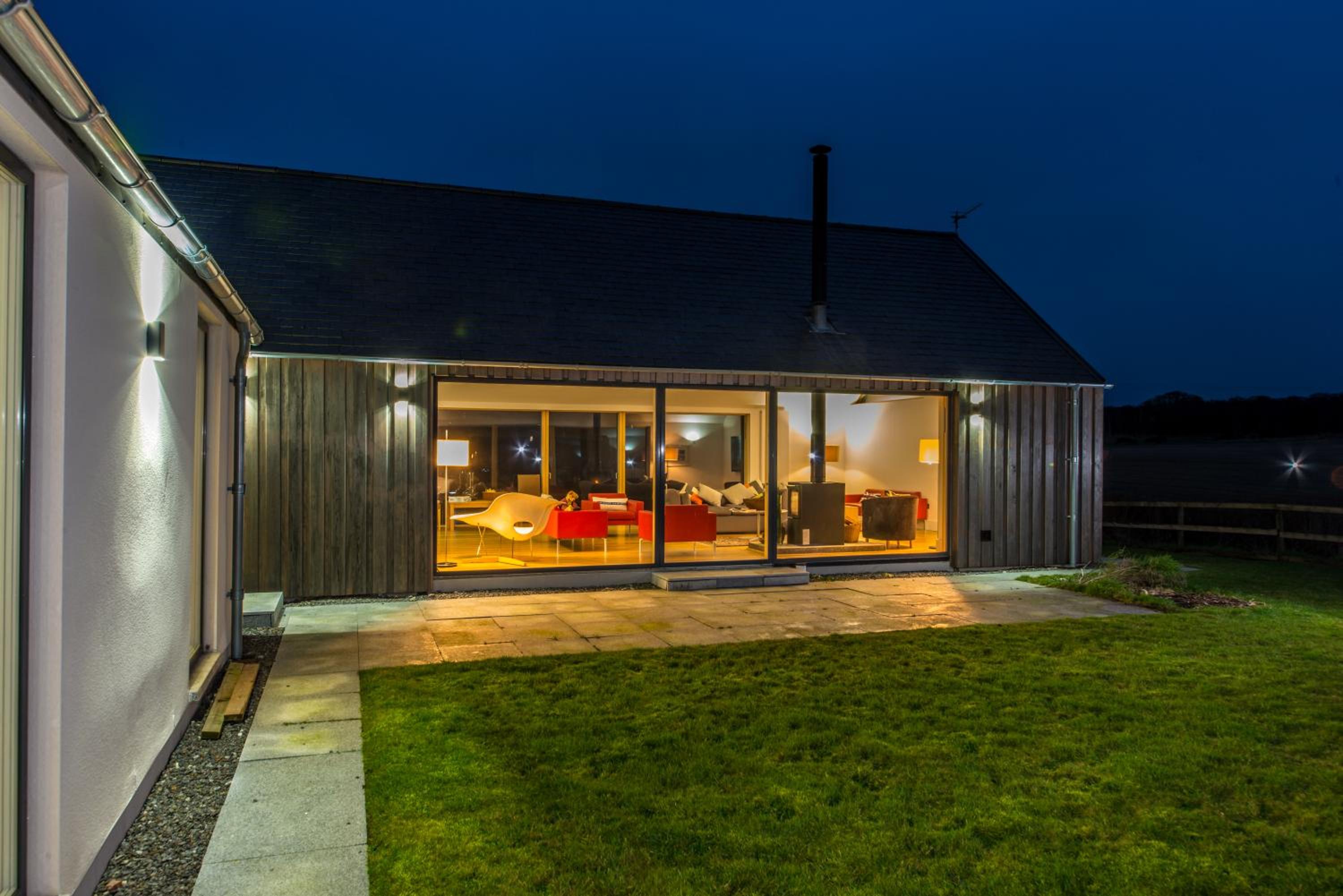 The Den, Architect Designed Barn, Beautiful Location