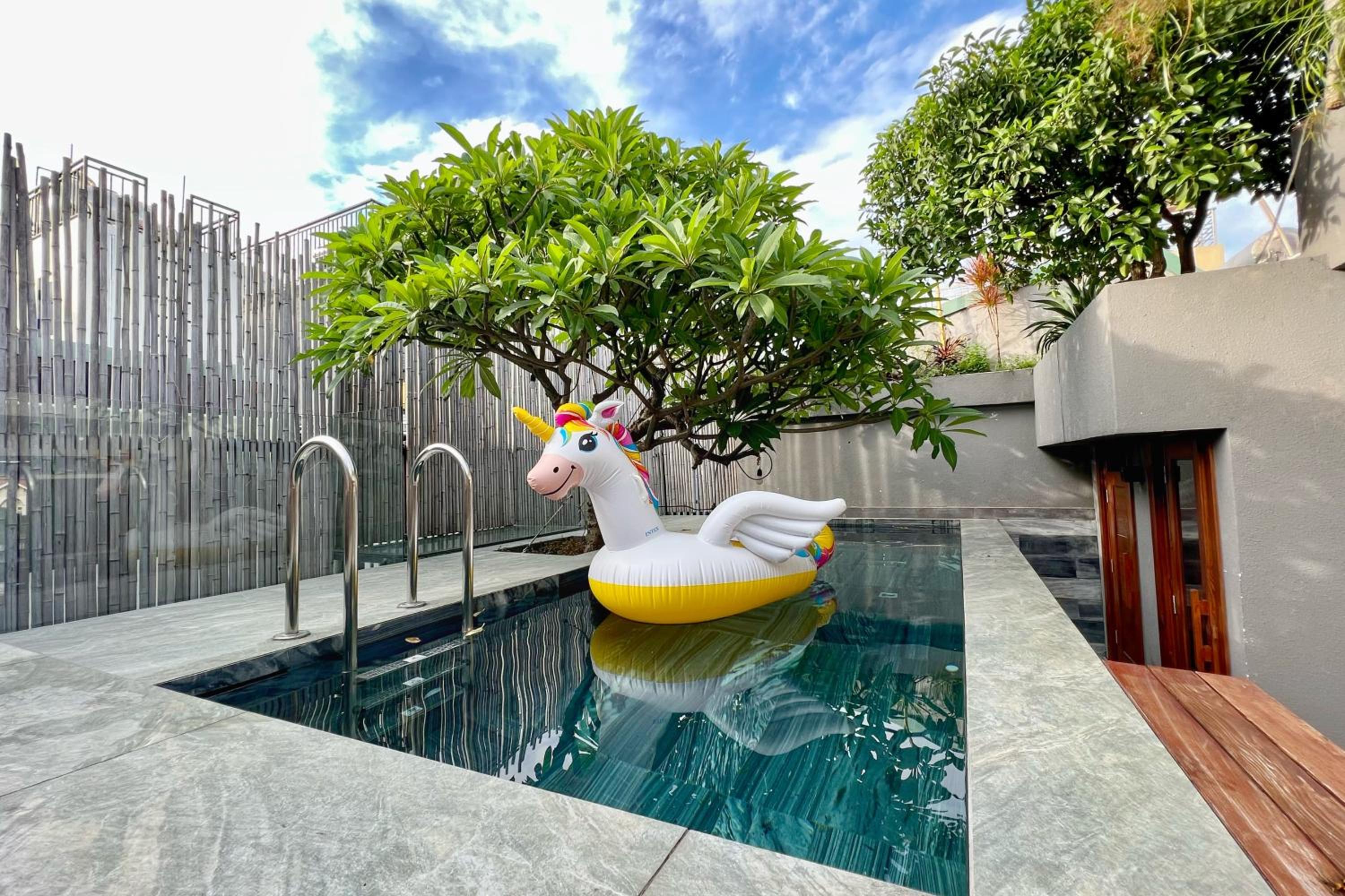 Lakeview Park Villas - Every Duplex with Private Pool