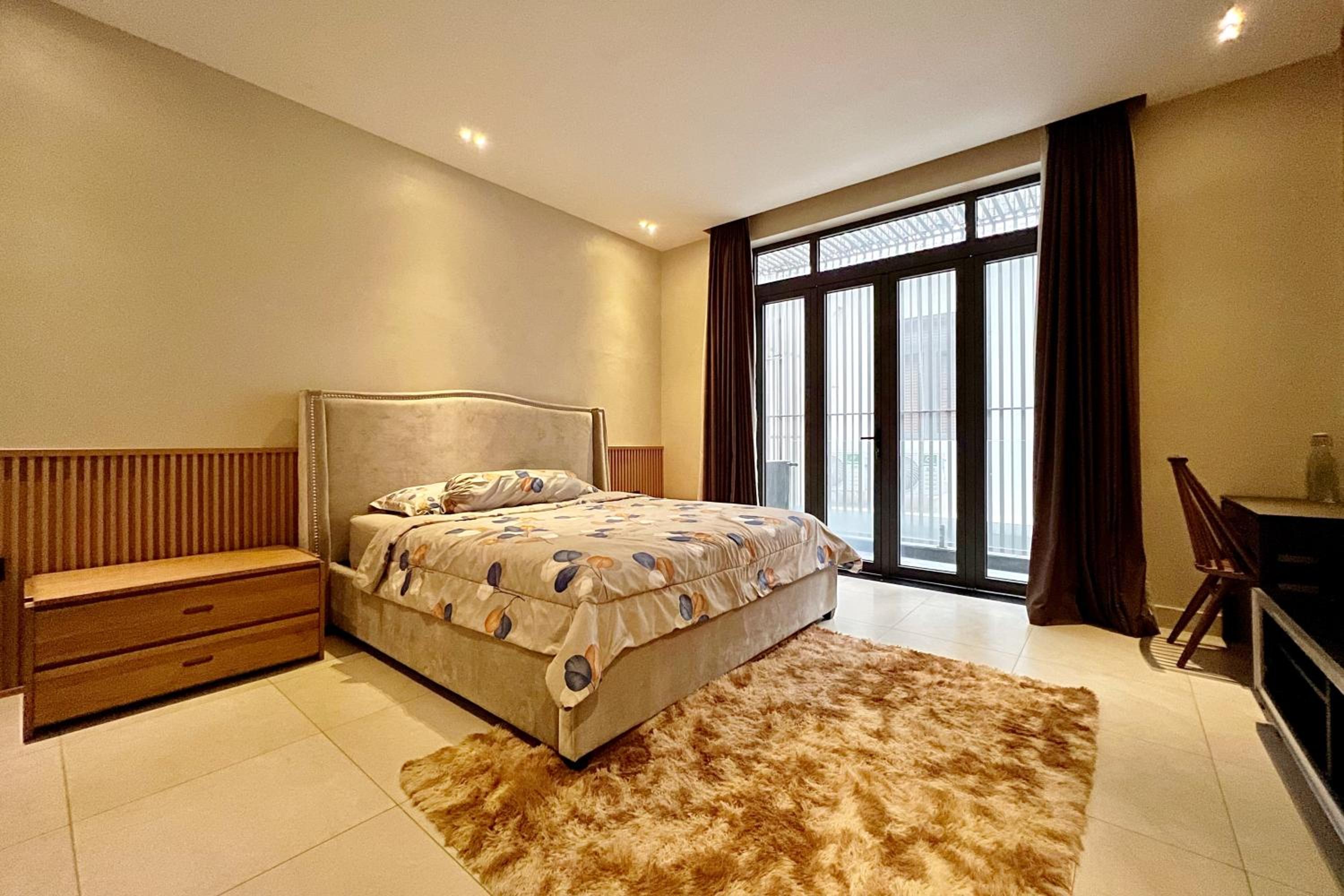 Lakeview Park Villas - Every Duplex with Private Pool