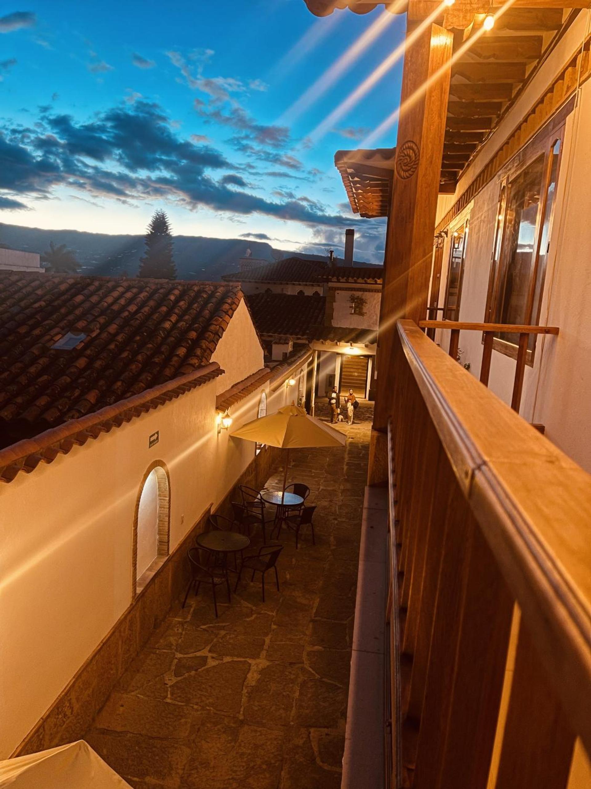HOSPEDAJE EN VILLA DE LEYVA 8 personas
