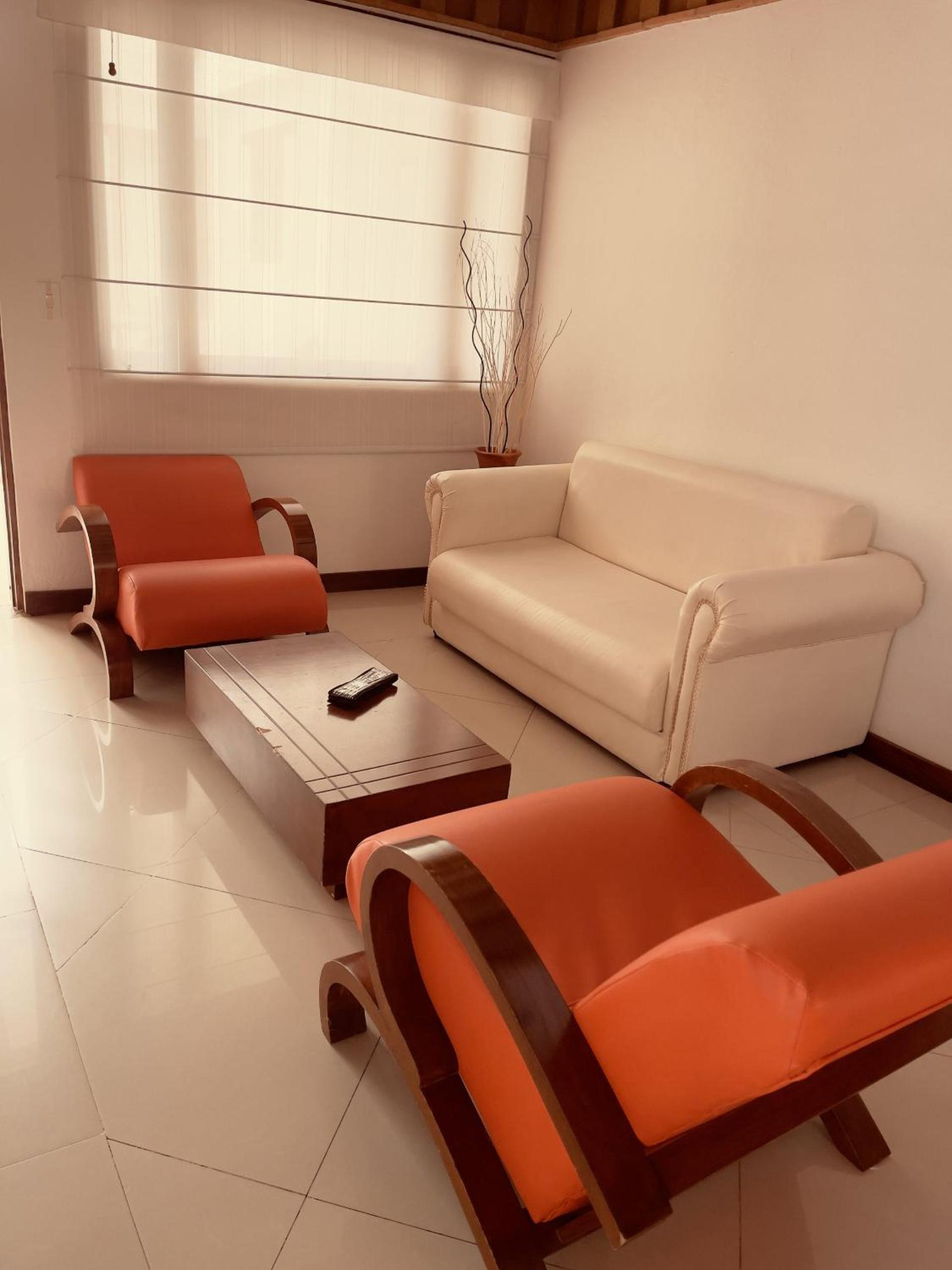 HOSPEDAJE EN VILLA DE LEYVA 8 personas