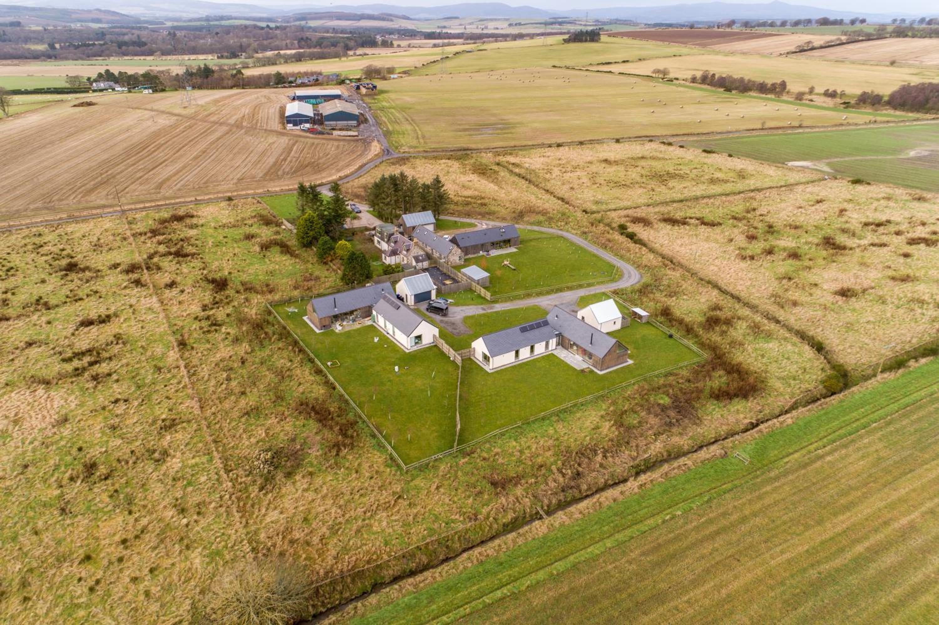 The Den, Architect Designed Barn, Beautiful Location