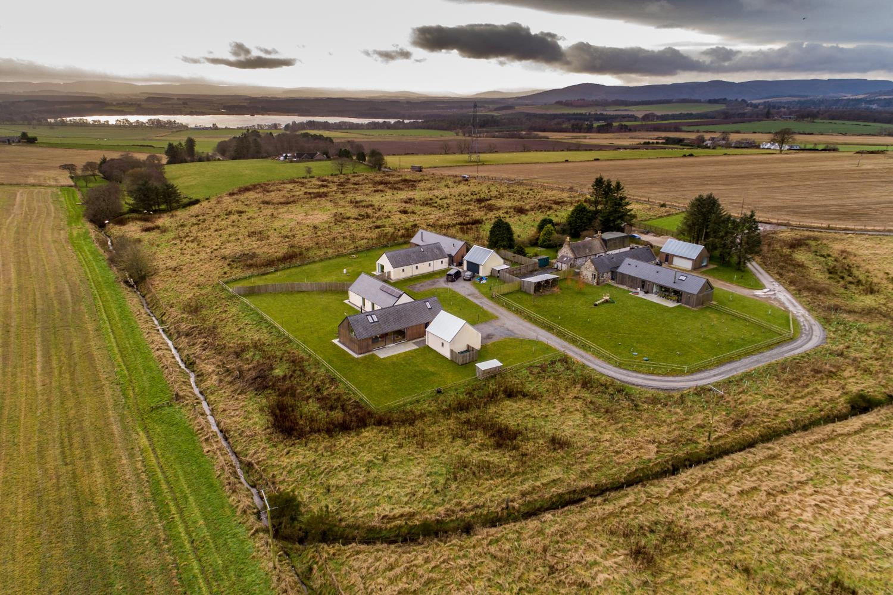 The Den, Architect Designed Barn, Beautiful Location